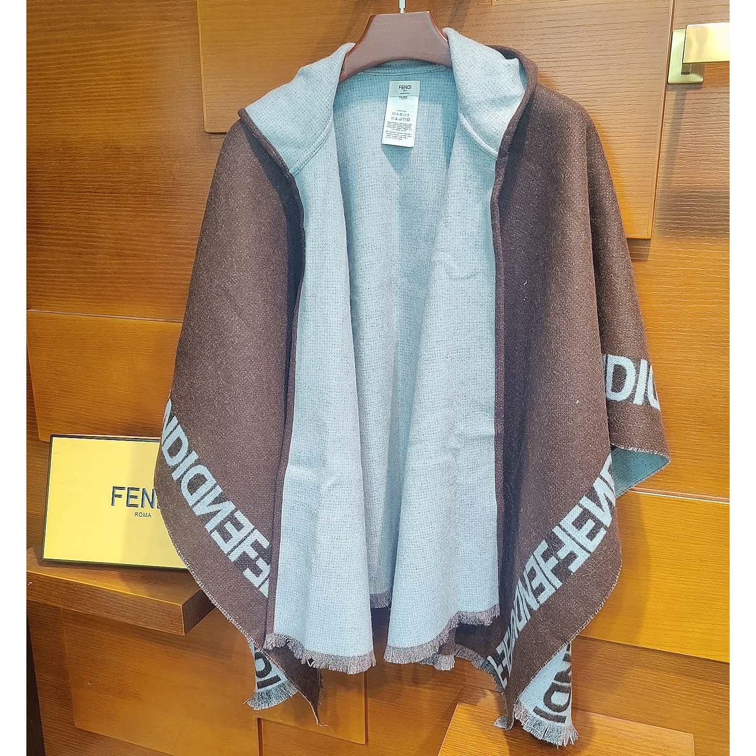 Fendi Poncho - EUR FASHION