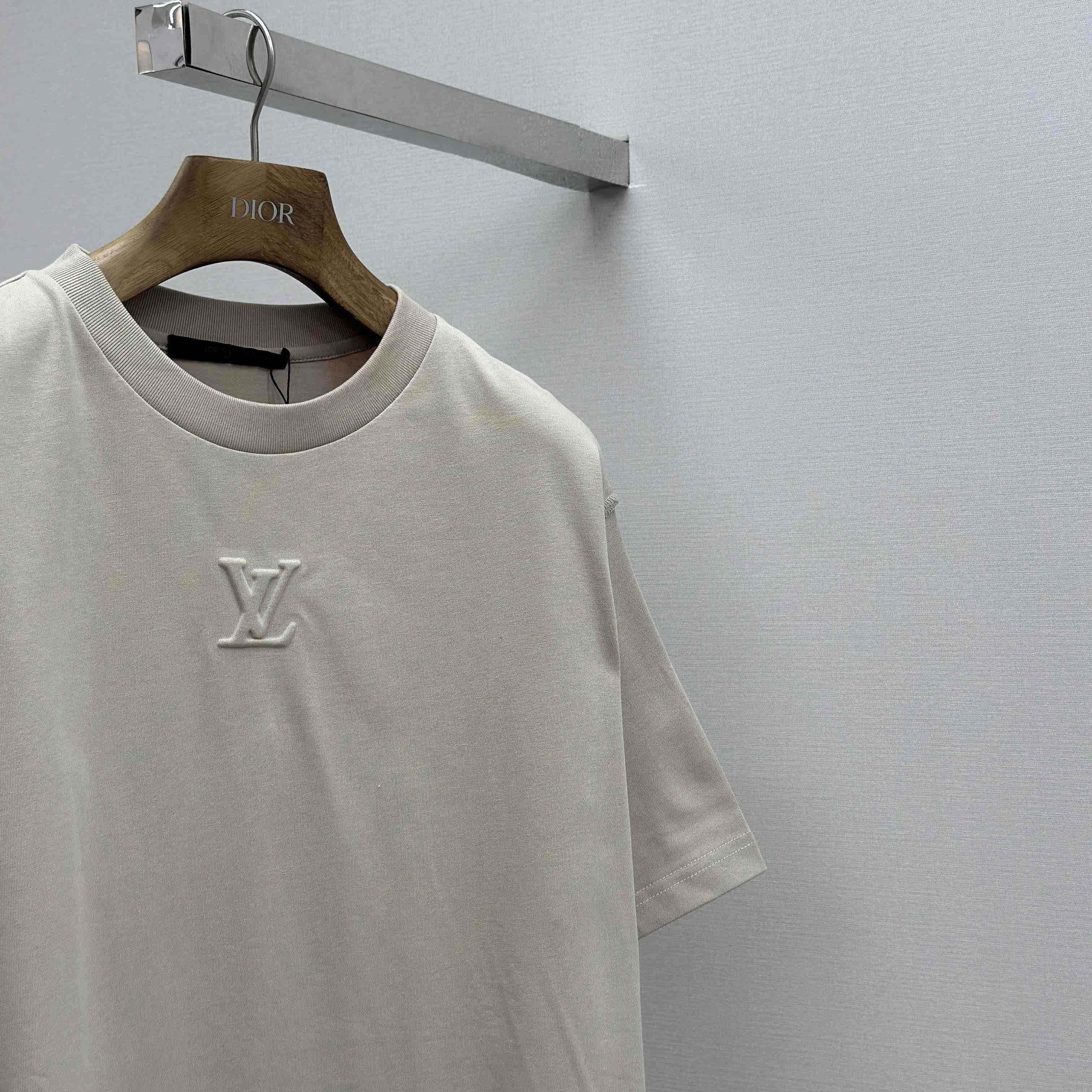Louis Vuitton Embossed LV T-Shirt - EUR FASHION
