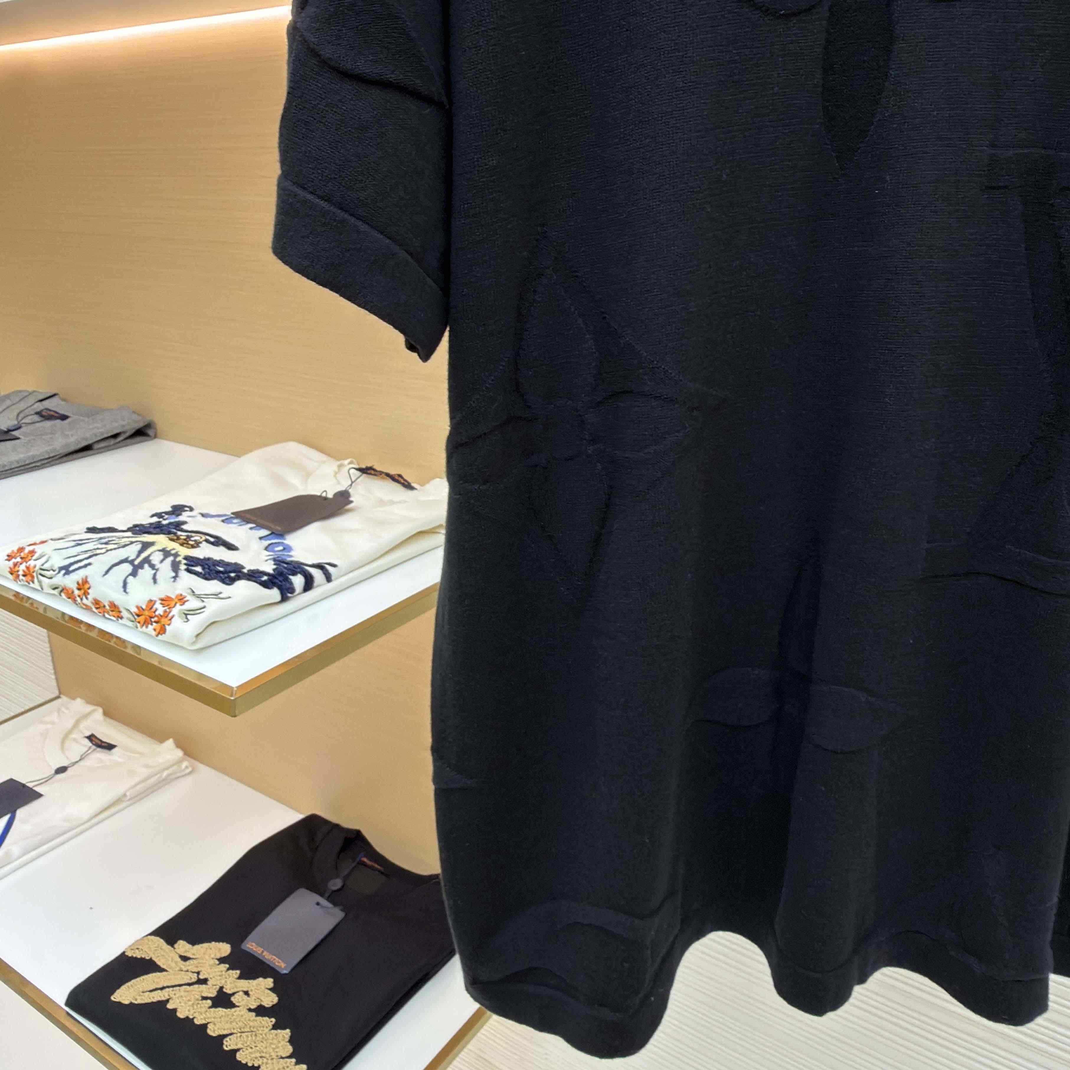 Louis Vuitton Monogram Short-Sleeved Cotton Crewneck    - EUR FASHION