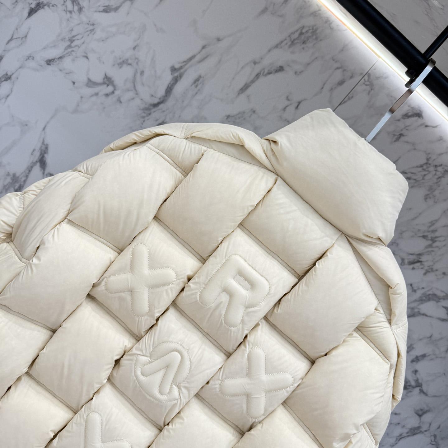 Moncler Short Down Jacket - EUR FASHION