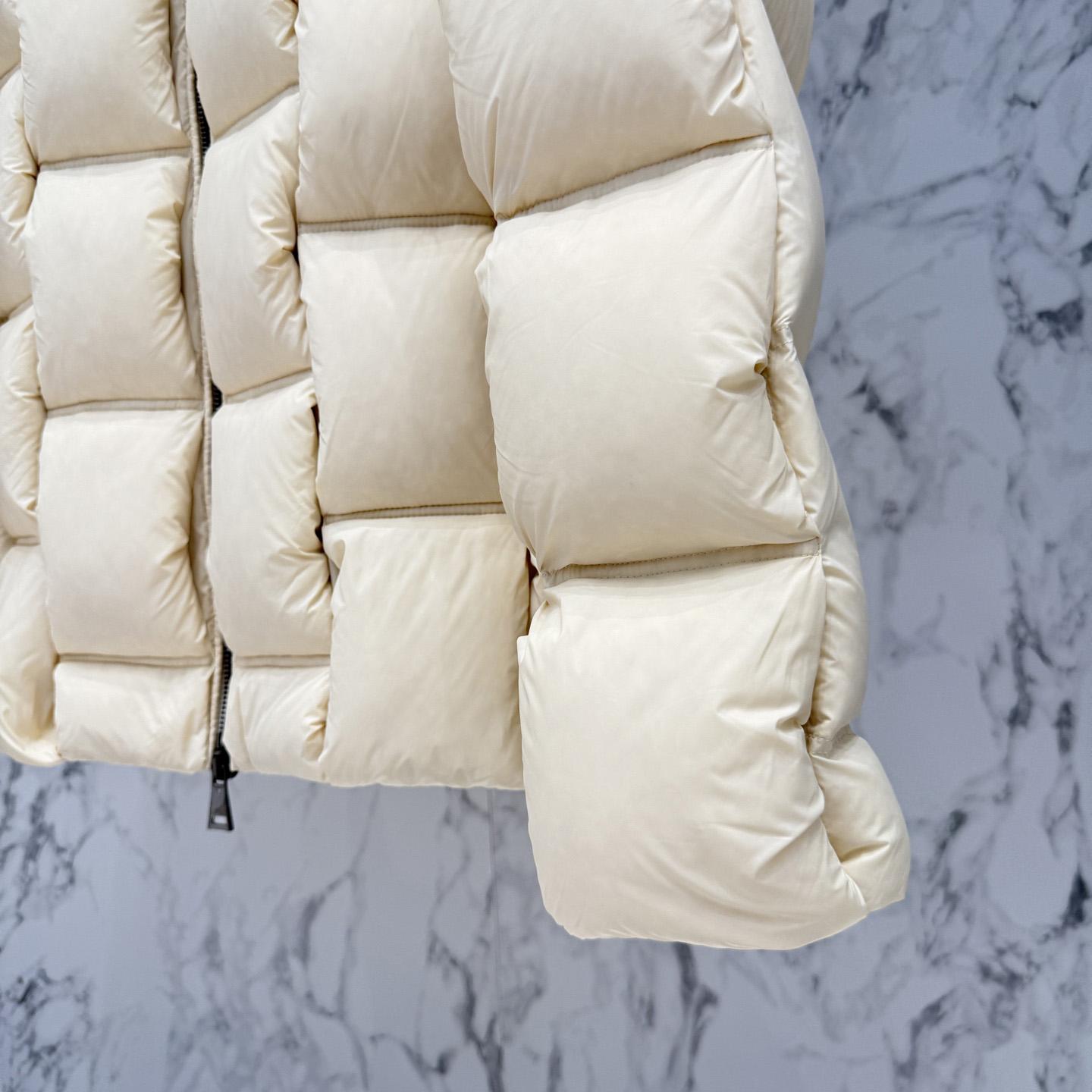 Moncler Short Down Jacket - EUR FASHION