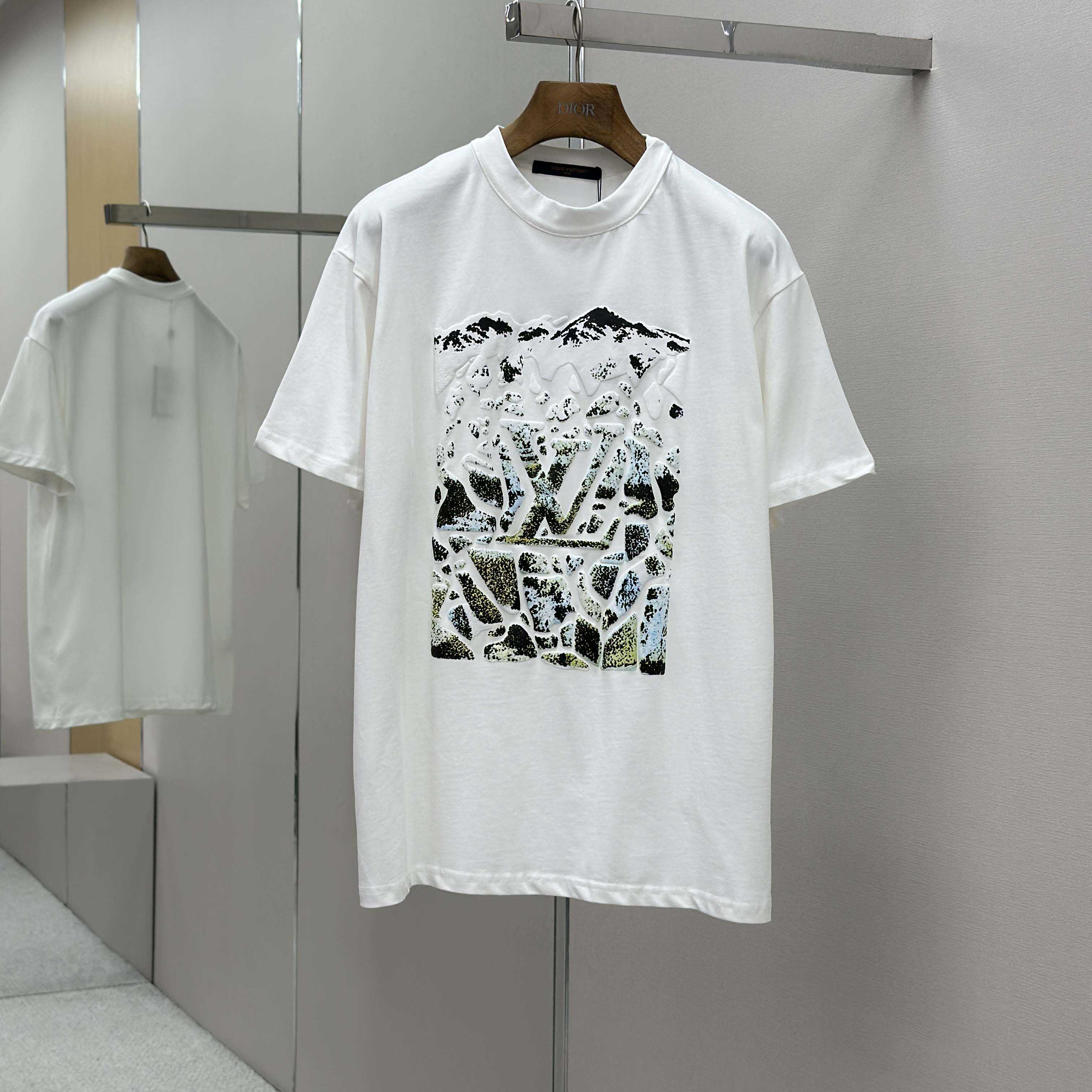 Louis Vuitton Monogram Short-Sleeved Crewneck   1AIJZT - EUR FASHION