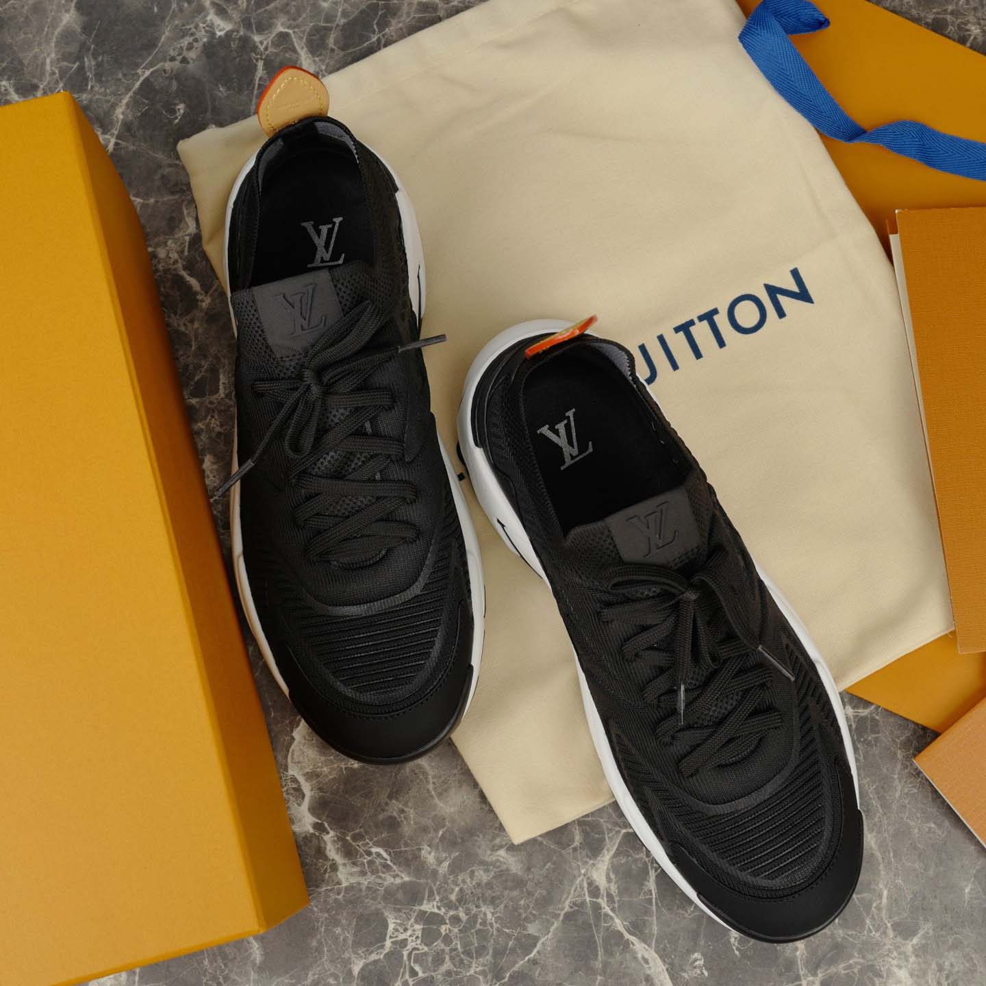 Louis Vuitton LV Runner Tatic Sneaker   1AILIU - EUR FASHION