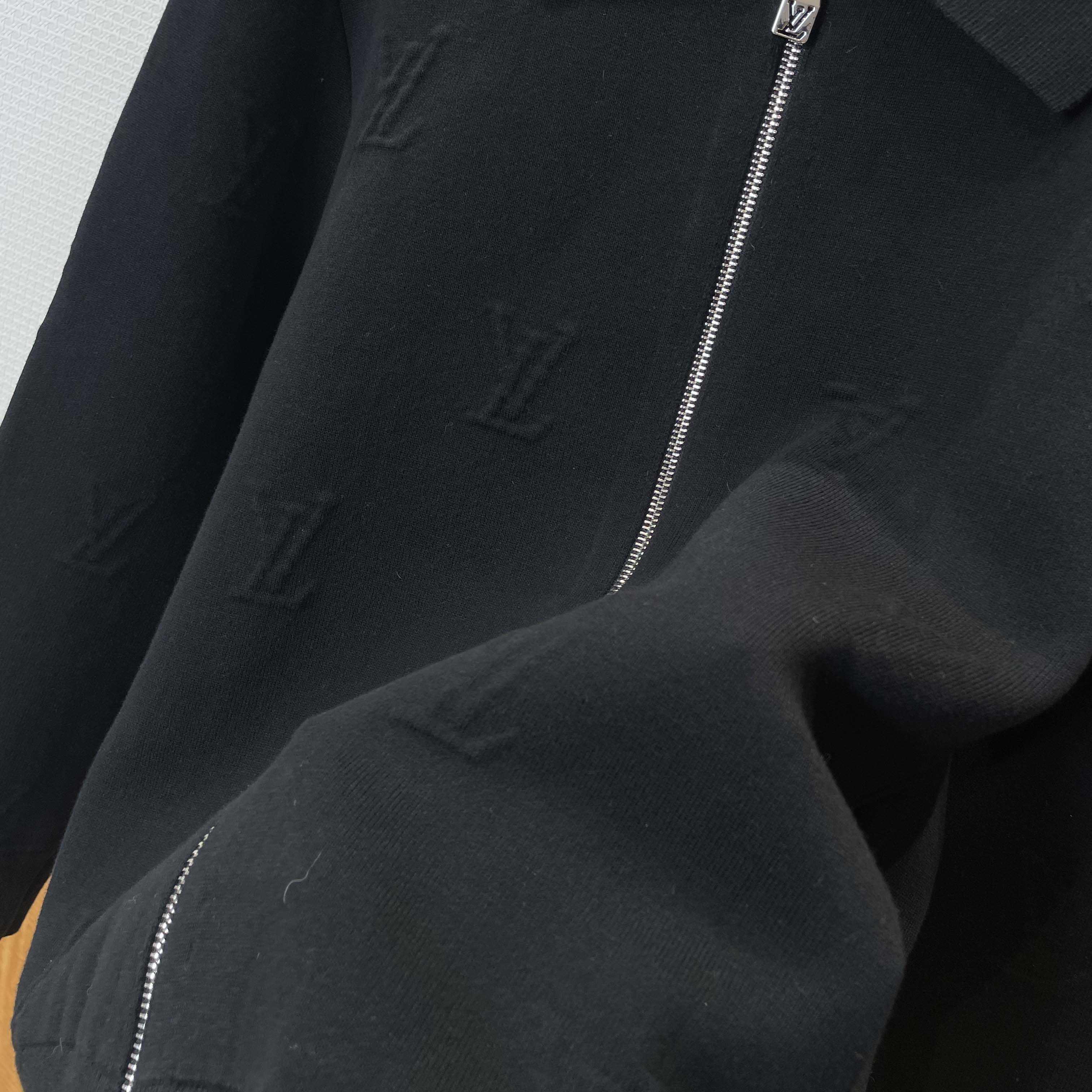 Louis Vuitton LV Blason Embossed Wool Blouson   1AFYEKC - EUR FASHION