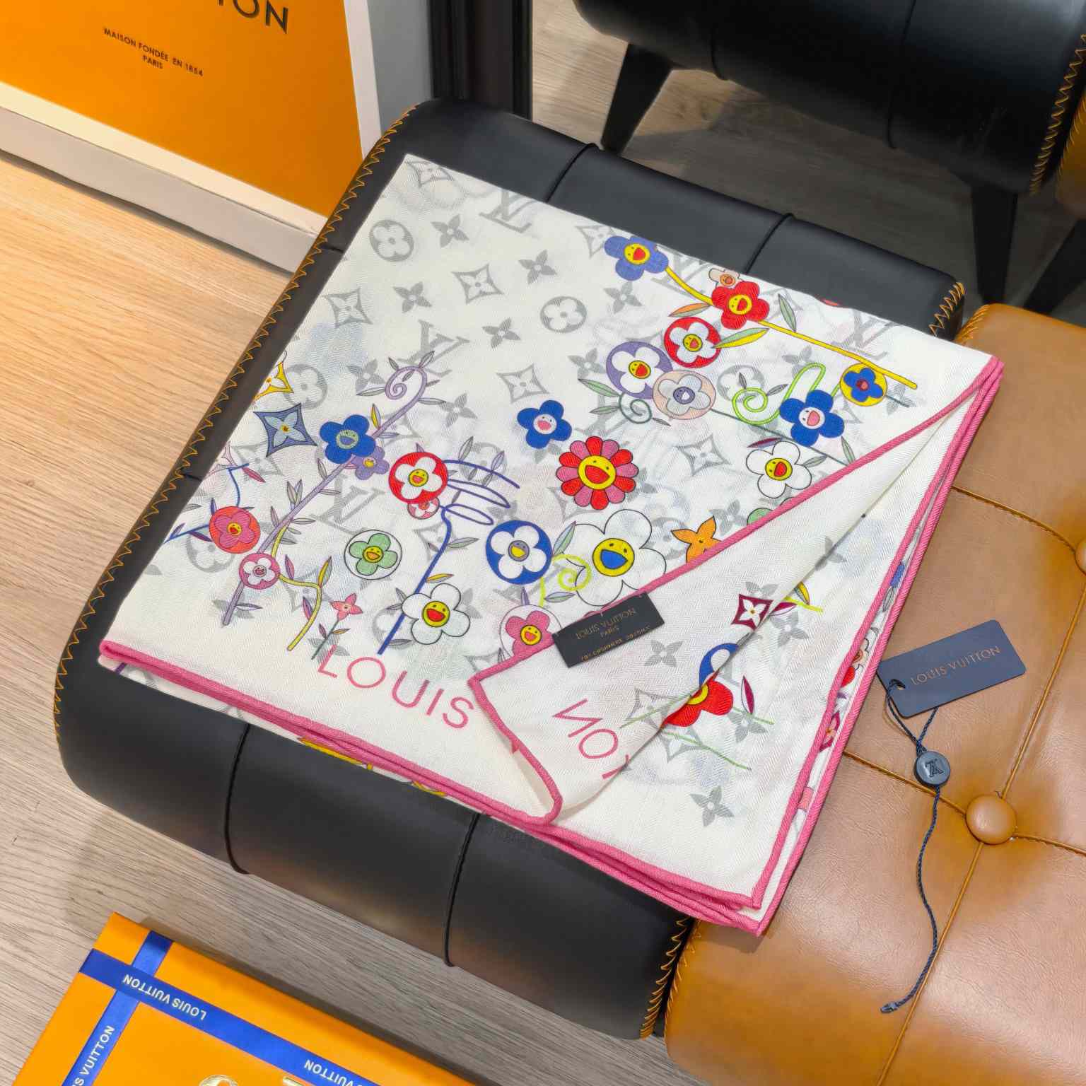 Louis Vuitton LV x TM Monogram Superflat Shawl   M96080 - EUR FASHION