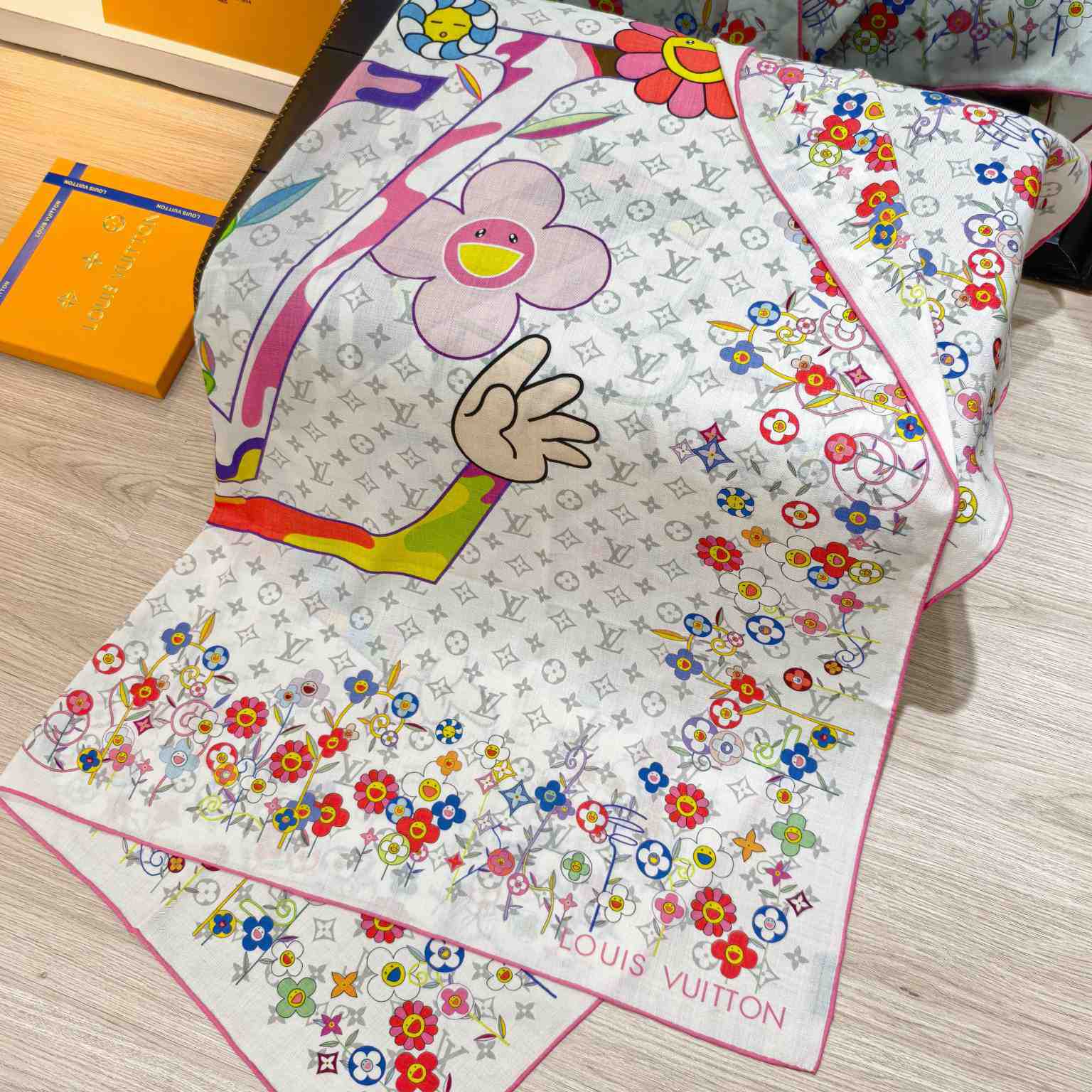 Louis Vuitton LV x TM Monogram Superflat Shawl   M96080 - EUR FASHION