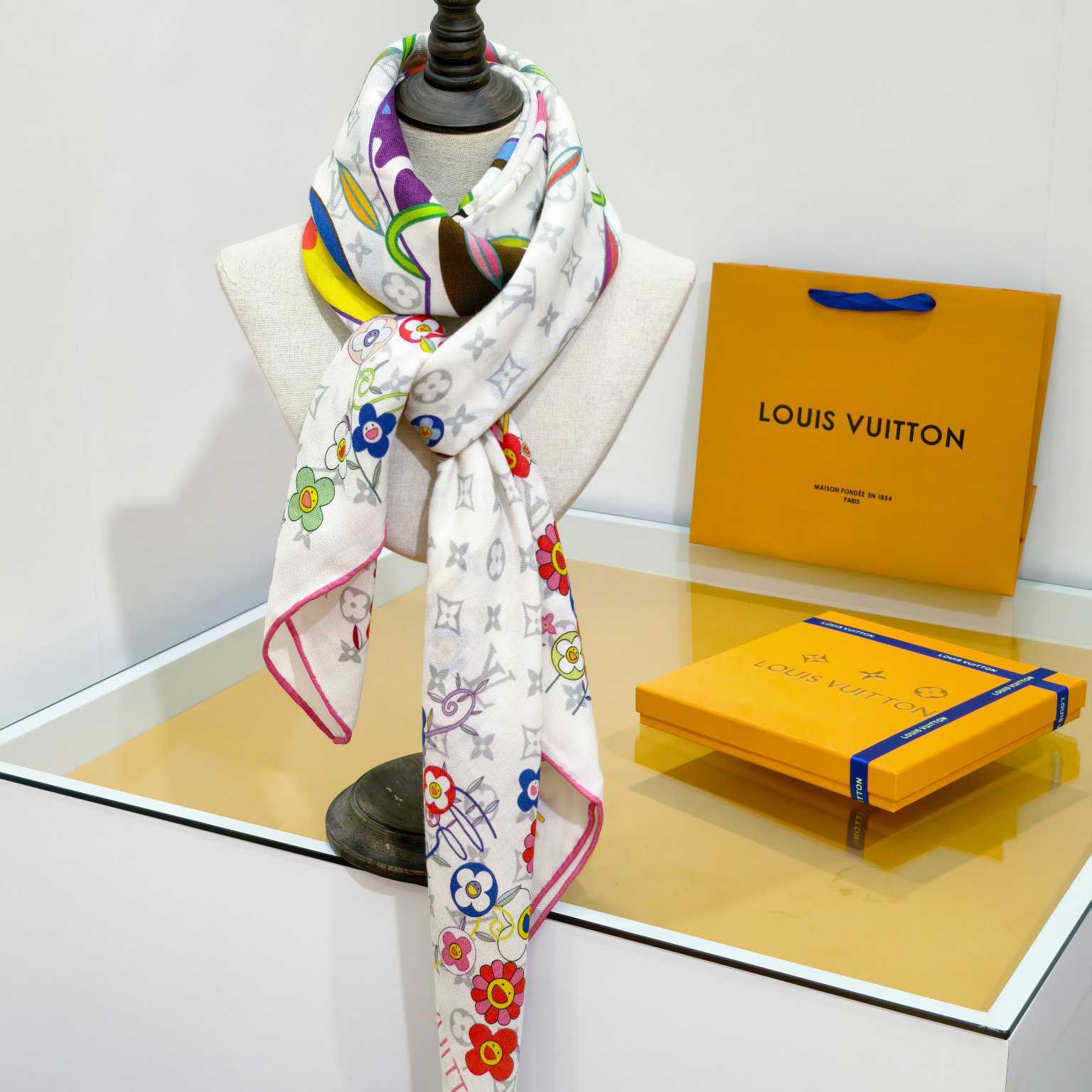 Louis Vuitton LV x TM Monogram Superflat Shawl   M96080 - EUR FASHION