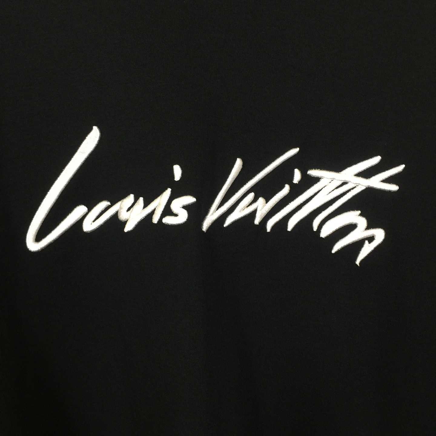 Louis Vuitton Cursive Signature T-Shirt - EUR FASHION