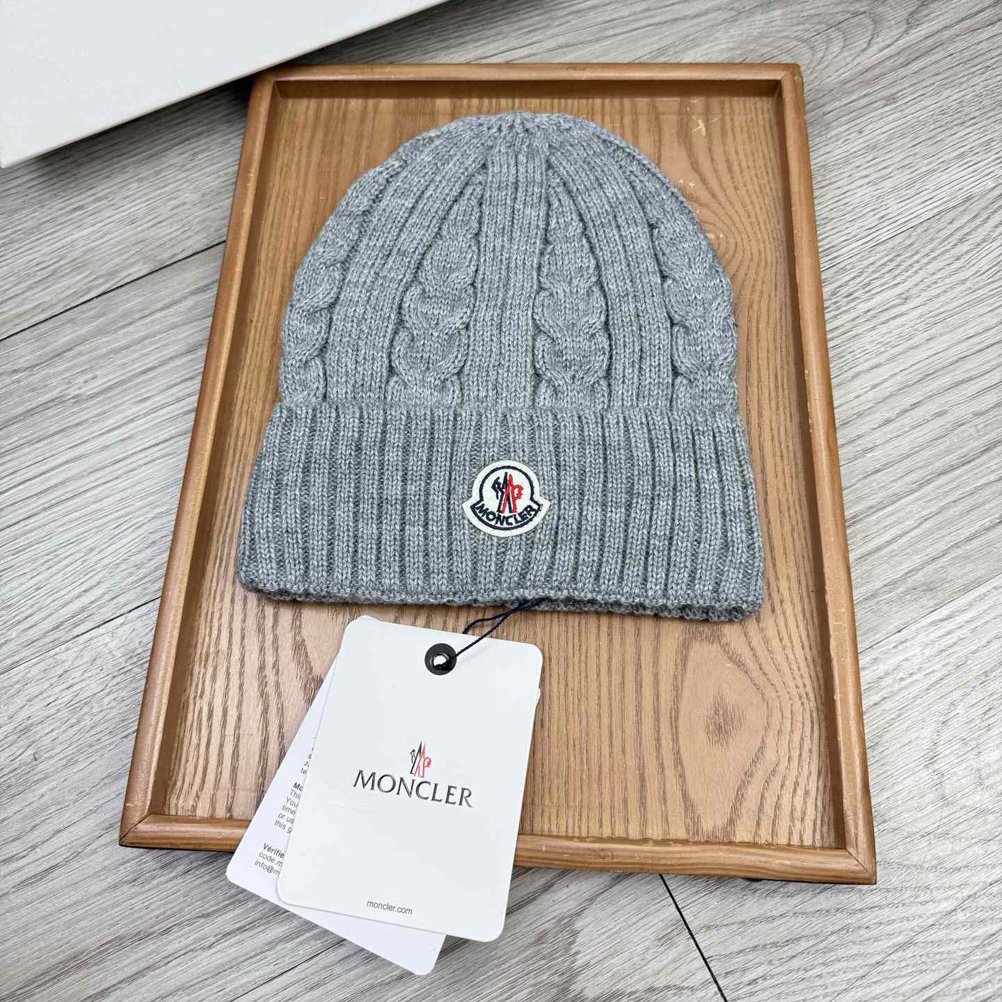 Moncler Beanie  - EUR FASHION