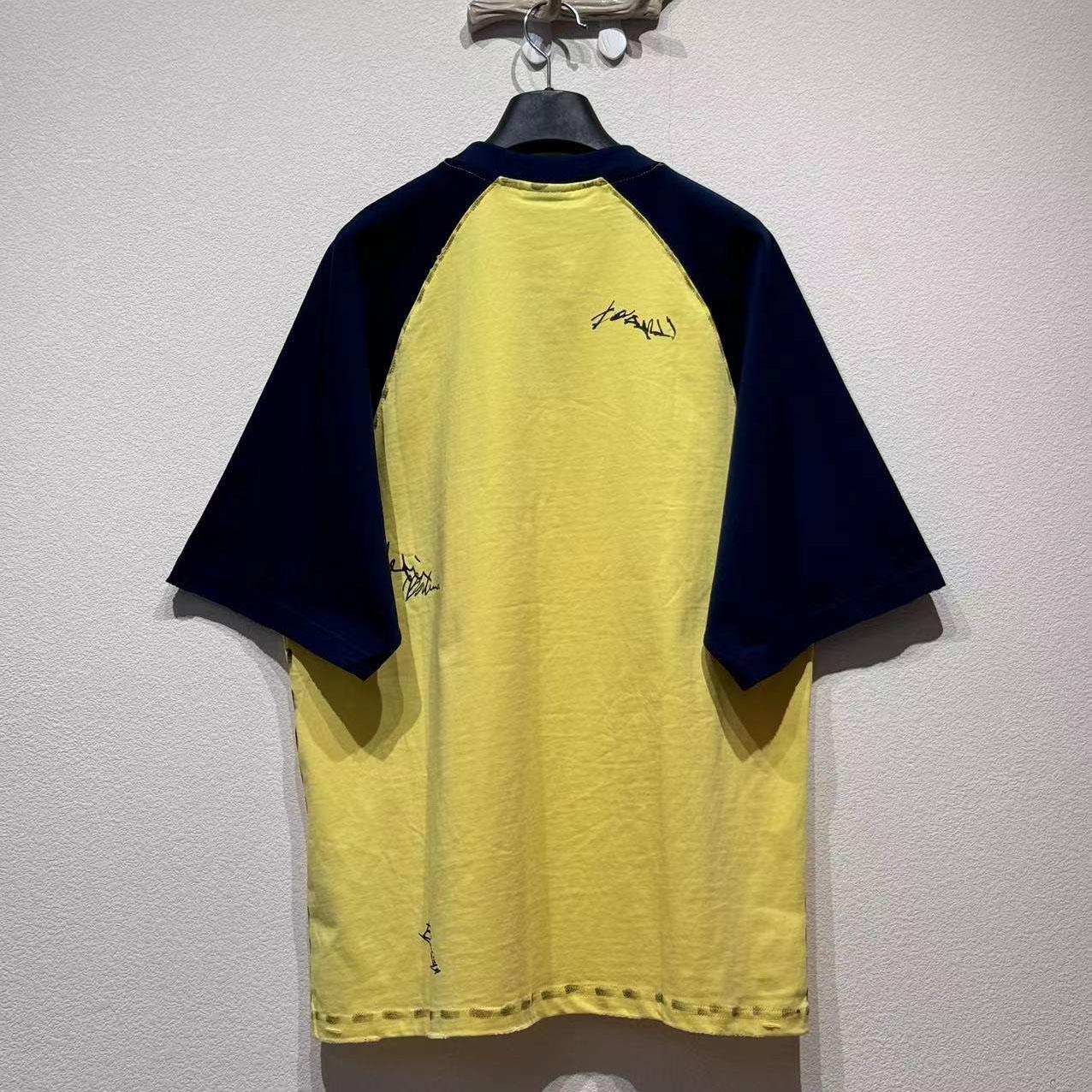 Balenciaga Banana Raglan Oversized T-Shirt  - EUR FASHION