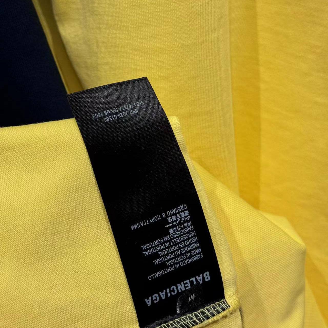 Balenciaga Banana Raglan Oversized T-Shirt  - EUR FASHION