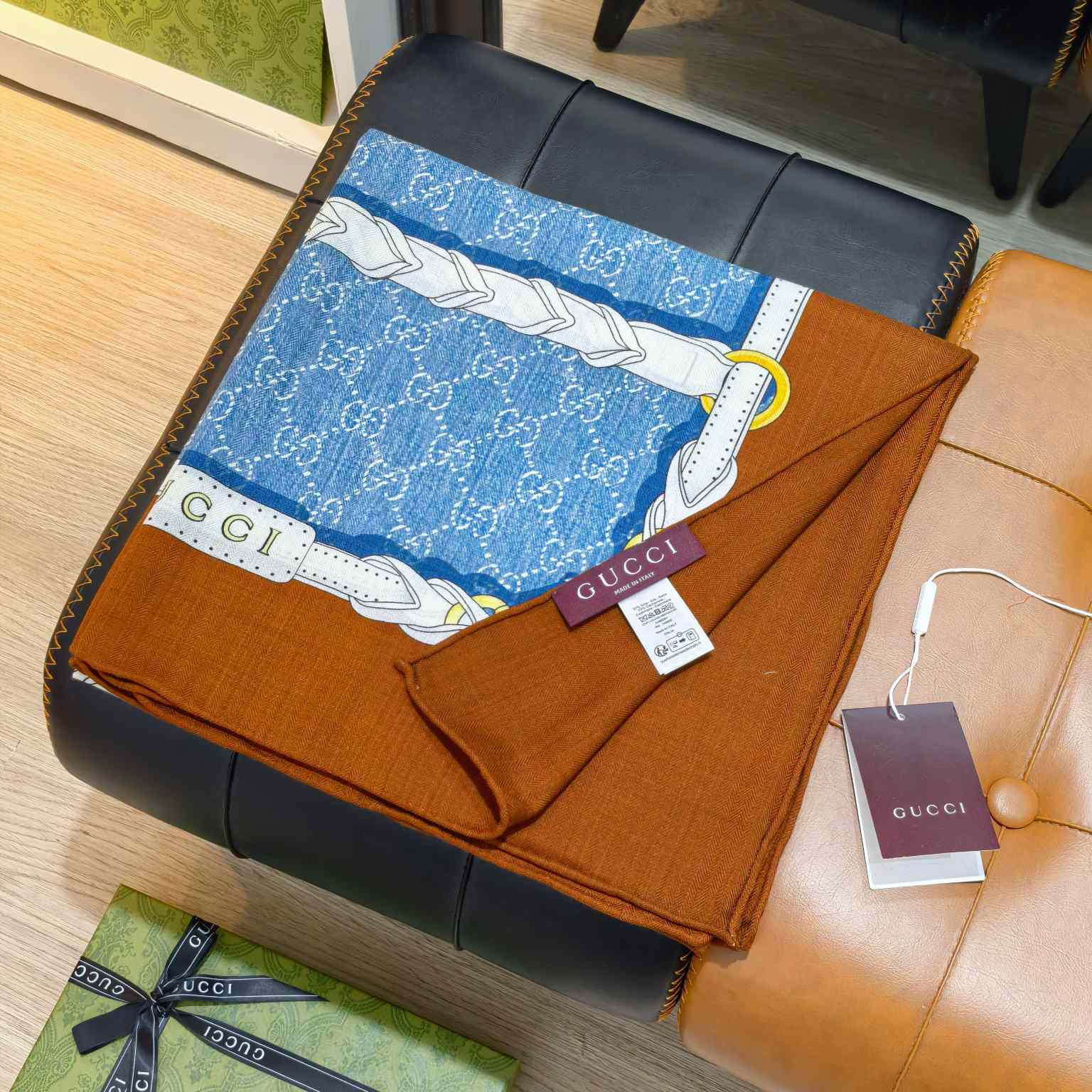 Gucci Printed Silk Twill Carré - EUR FASHION