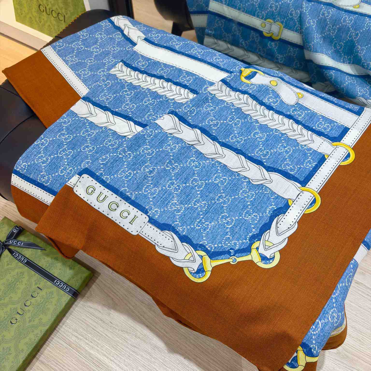 Gucci Printed Silk Twill Carré - EUR FASHION