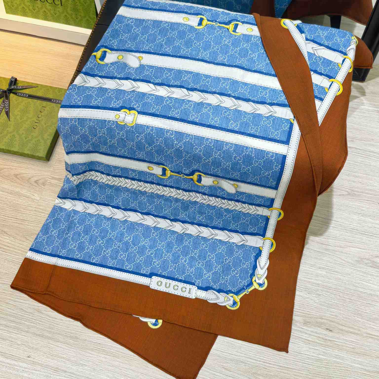 Gucci Printed Silk Twill Carré - EUR FASHION