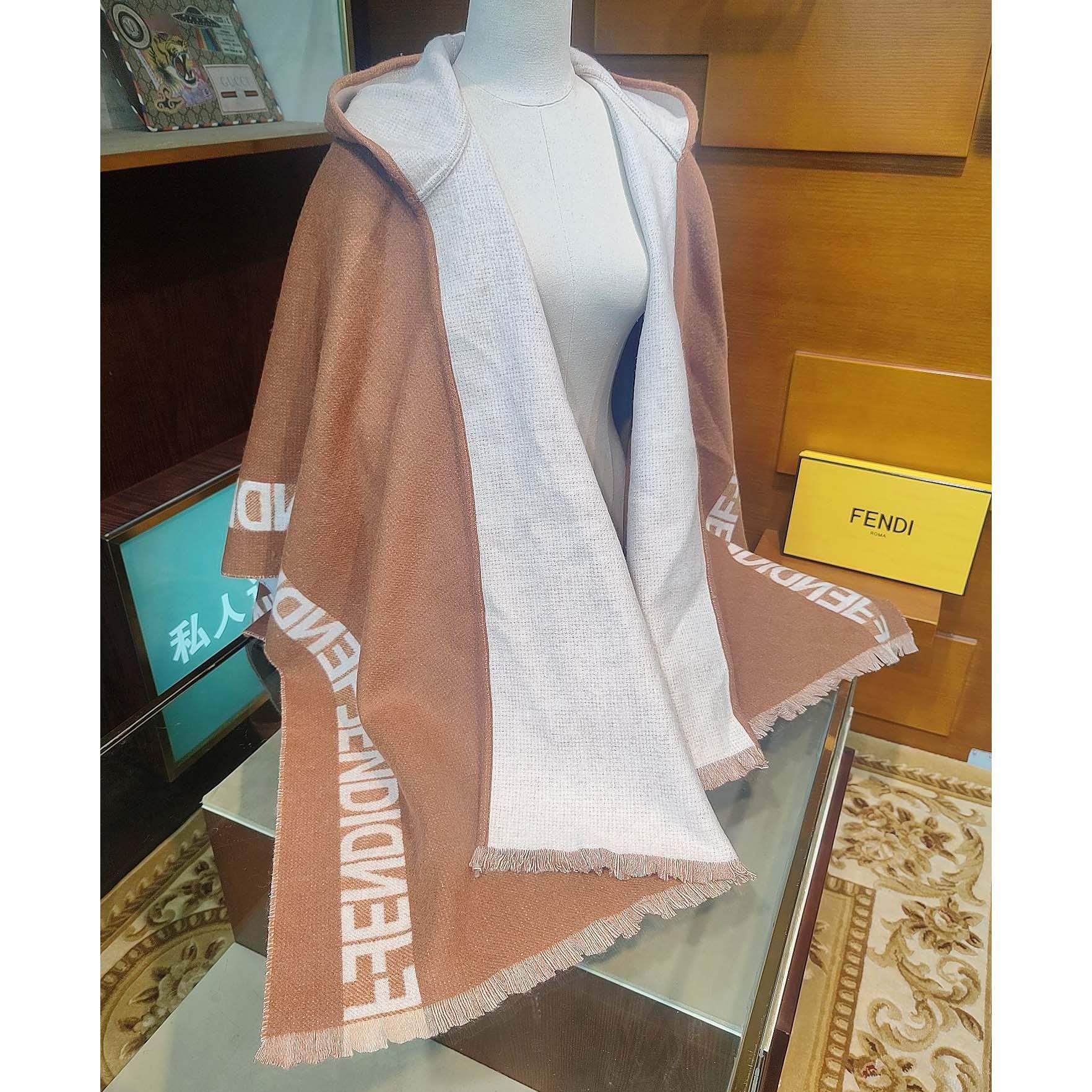 Fendi Poncho - EUR FASHION