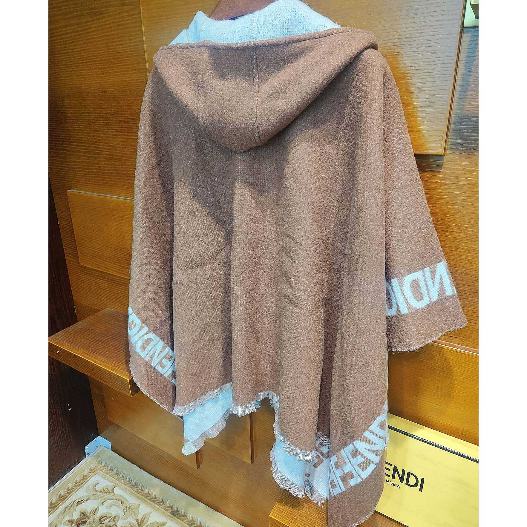 Fendi Poncho - EUR FASHION