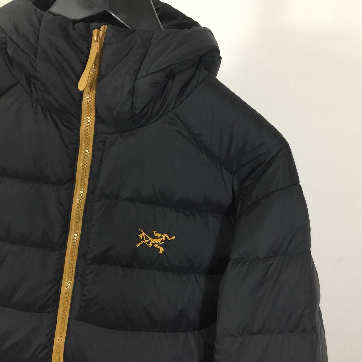 Arc'teryx Thorium Down Hooded Jacket - EUR FASHION
