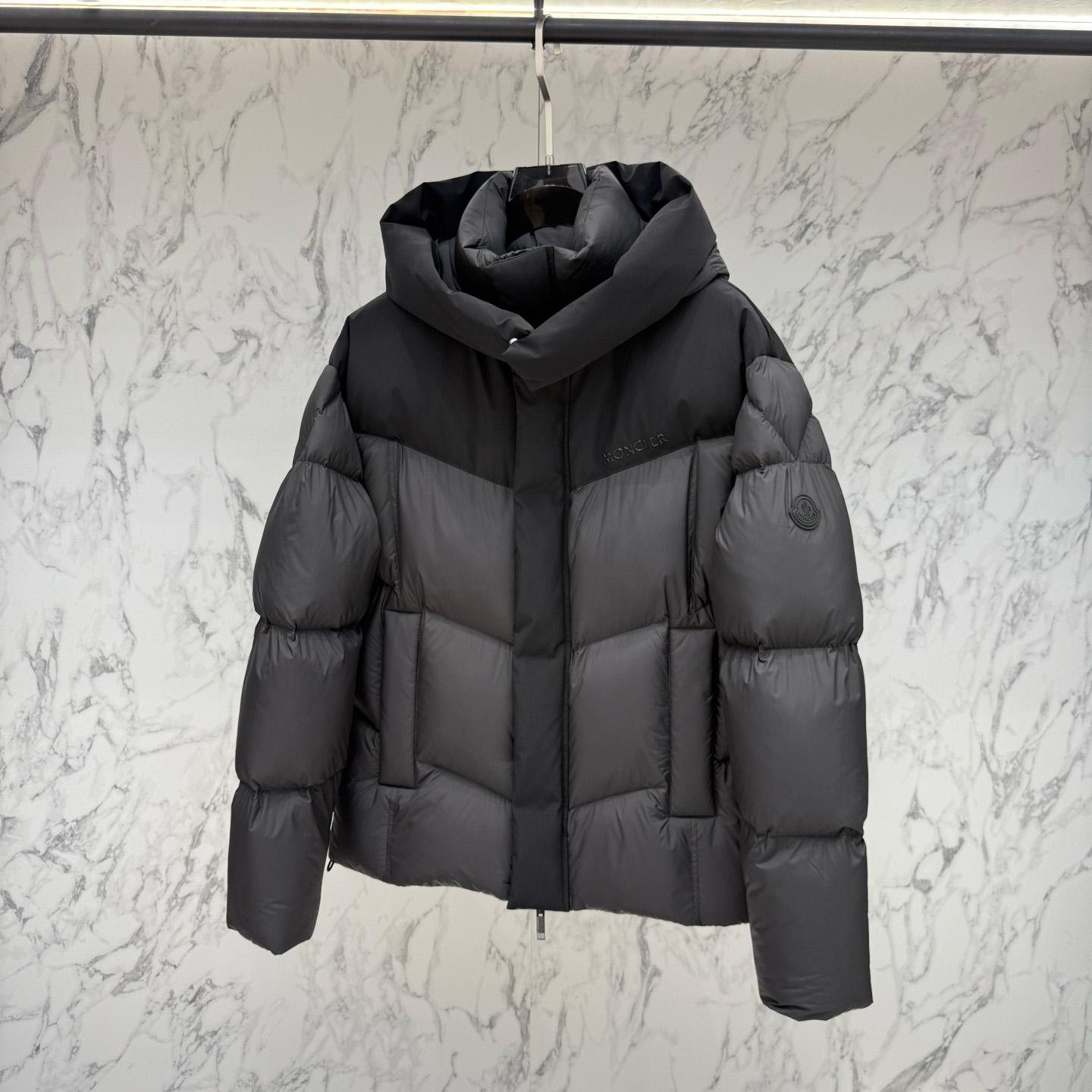 Moncler Short Down Jacket - EUR FASHION