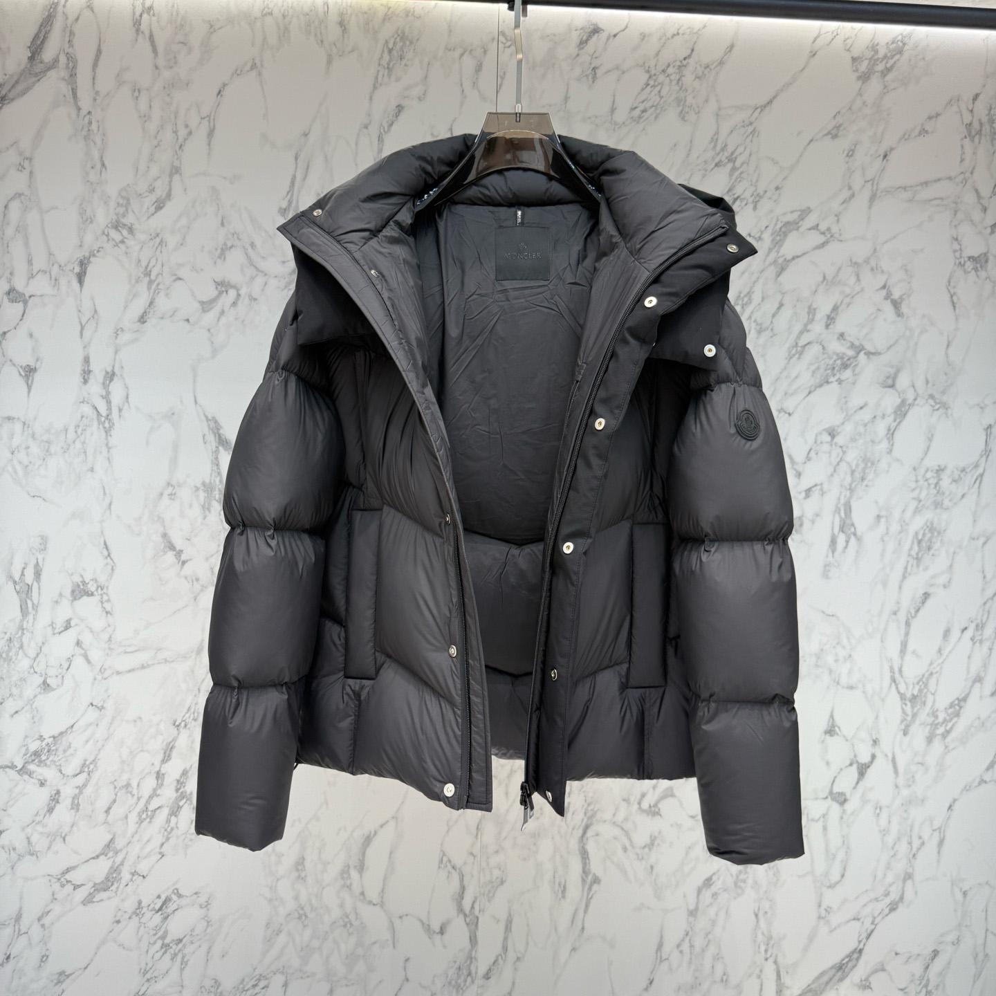 Moncler Short Down Jacket - EUR FASHION