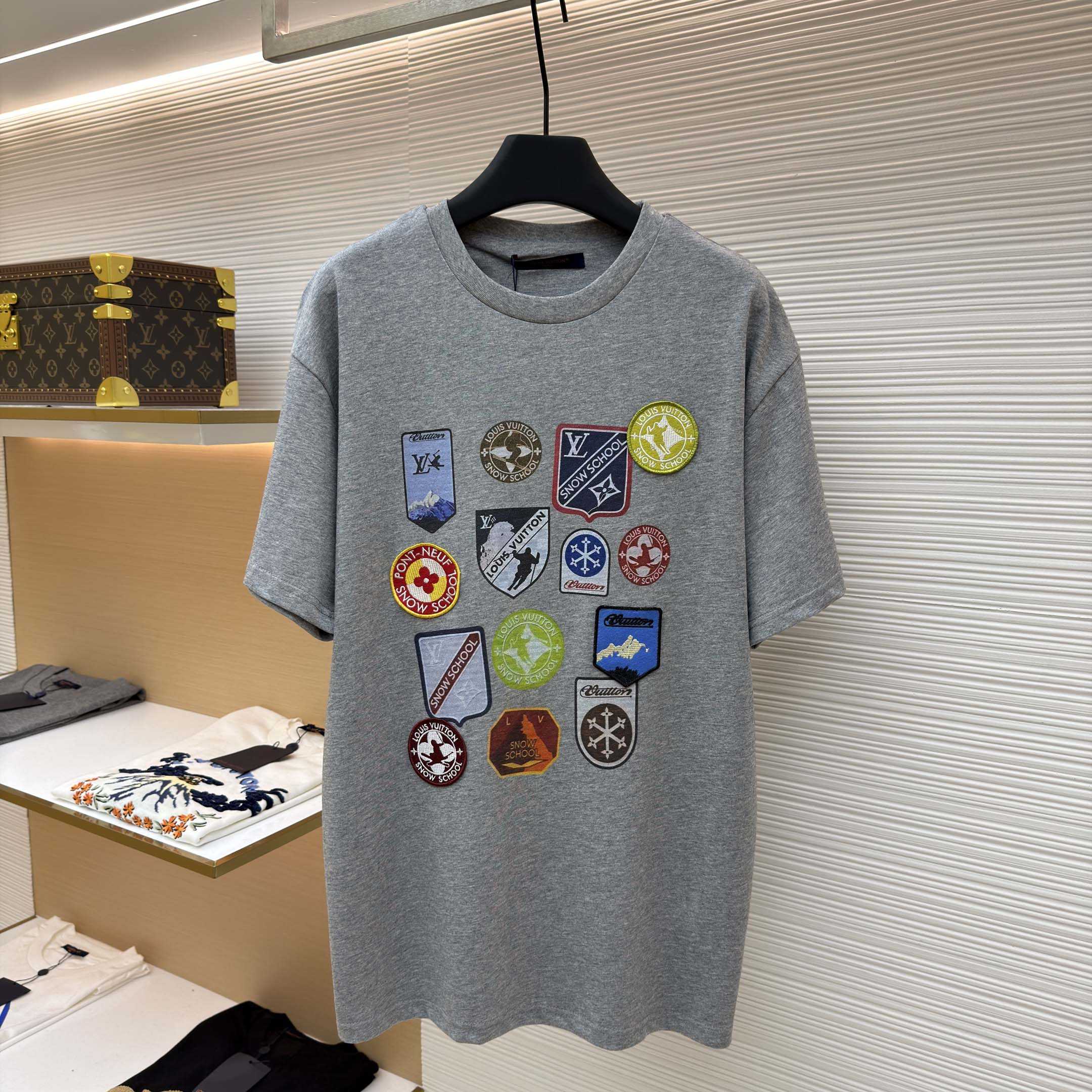 Louis Vuitton Signature Patches T-Shirt   1AJCES - EUR FASHION