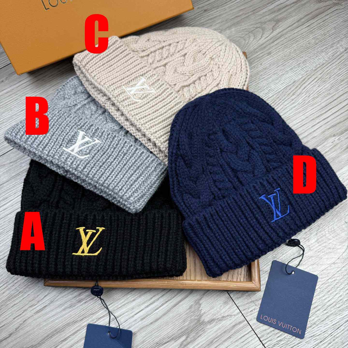 Louis Vuitton Beanie  - EUR FASHION
