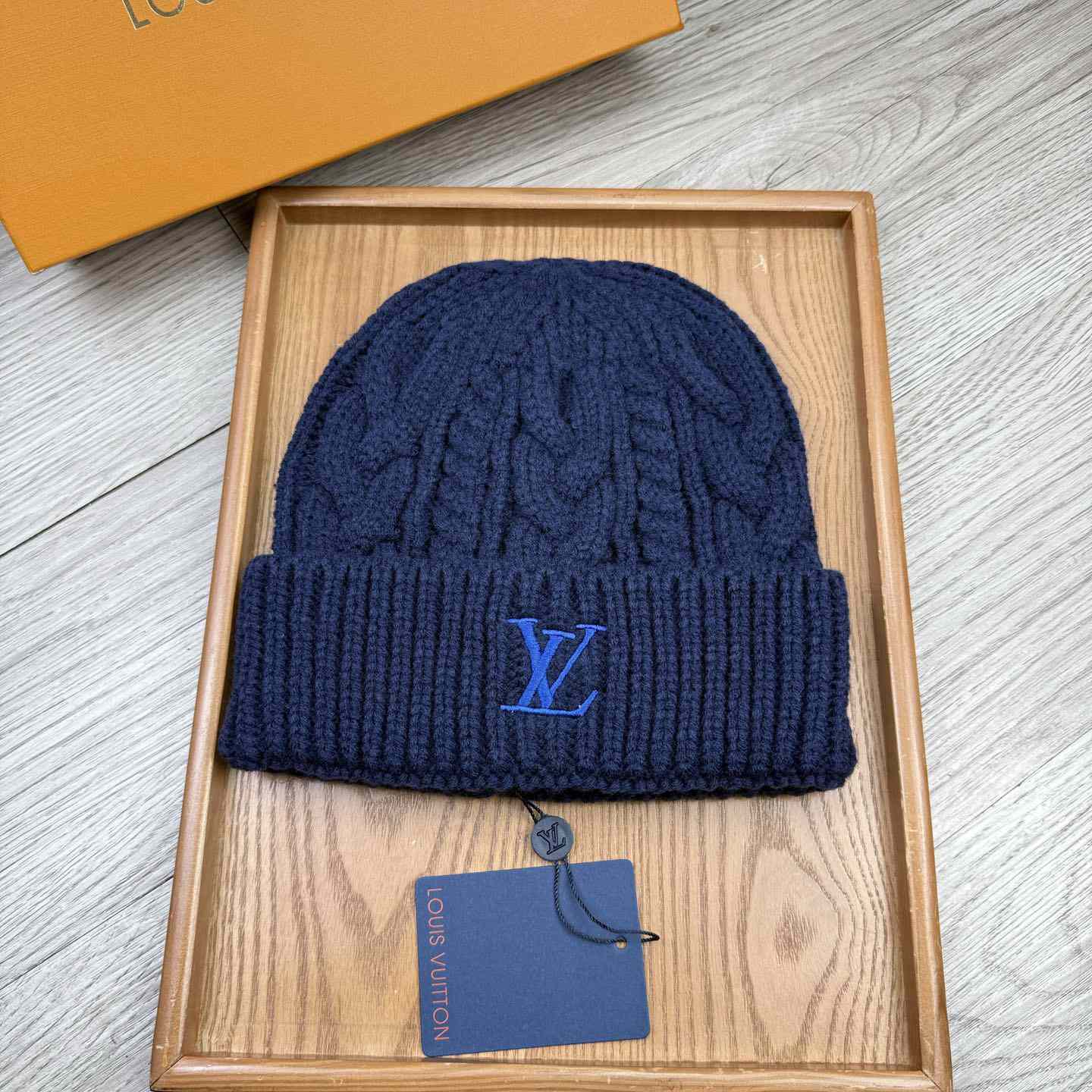 Louis Vuitton Beanie  - EUR FASHION