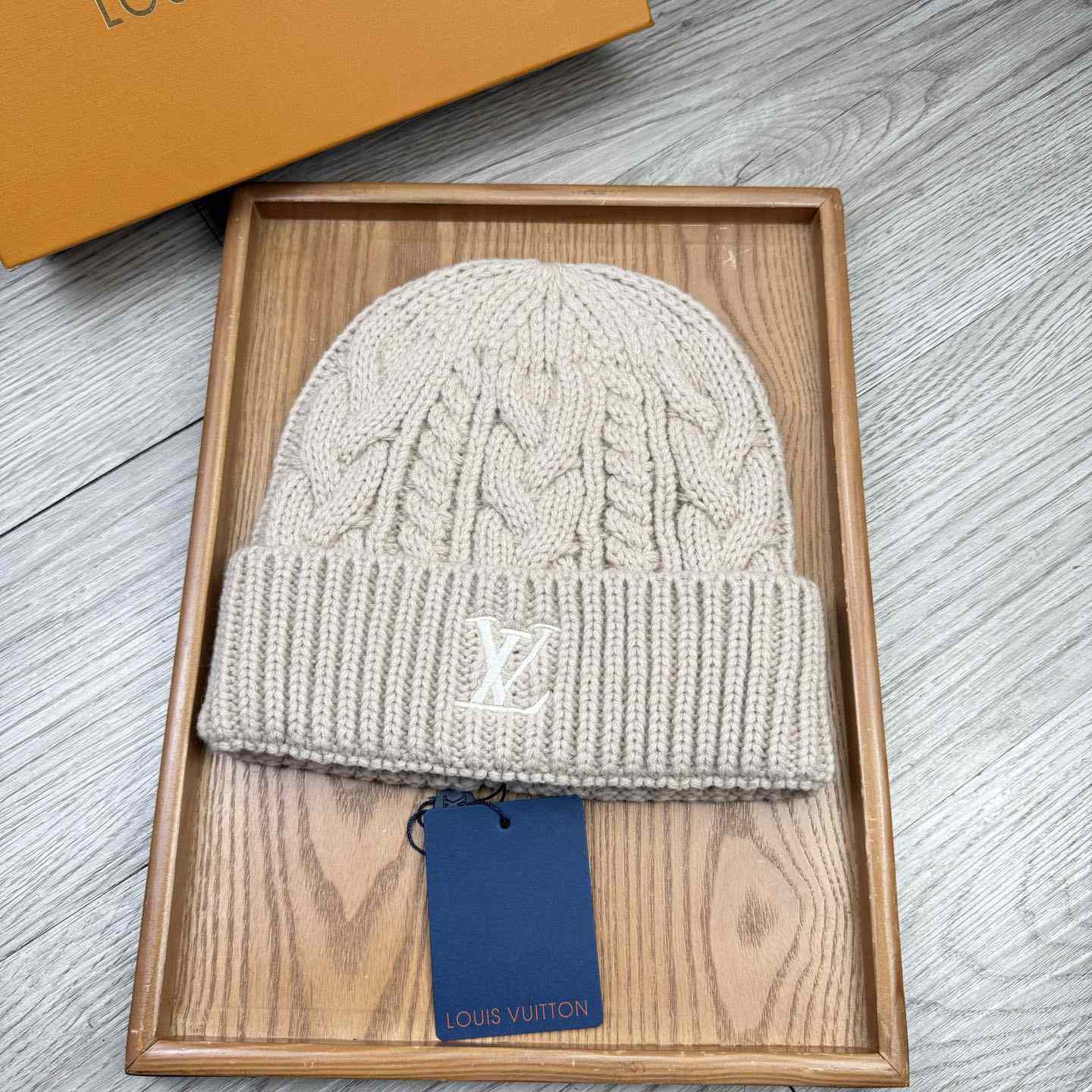 Louis Vuitton Beanie  - EUR FASHION
