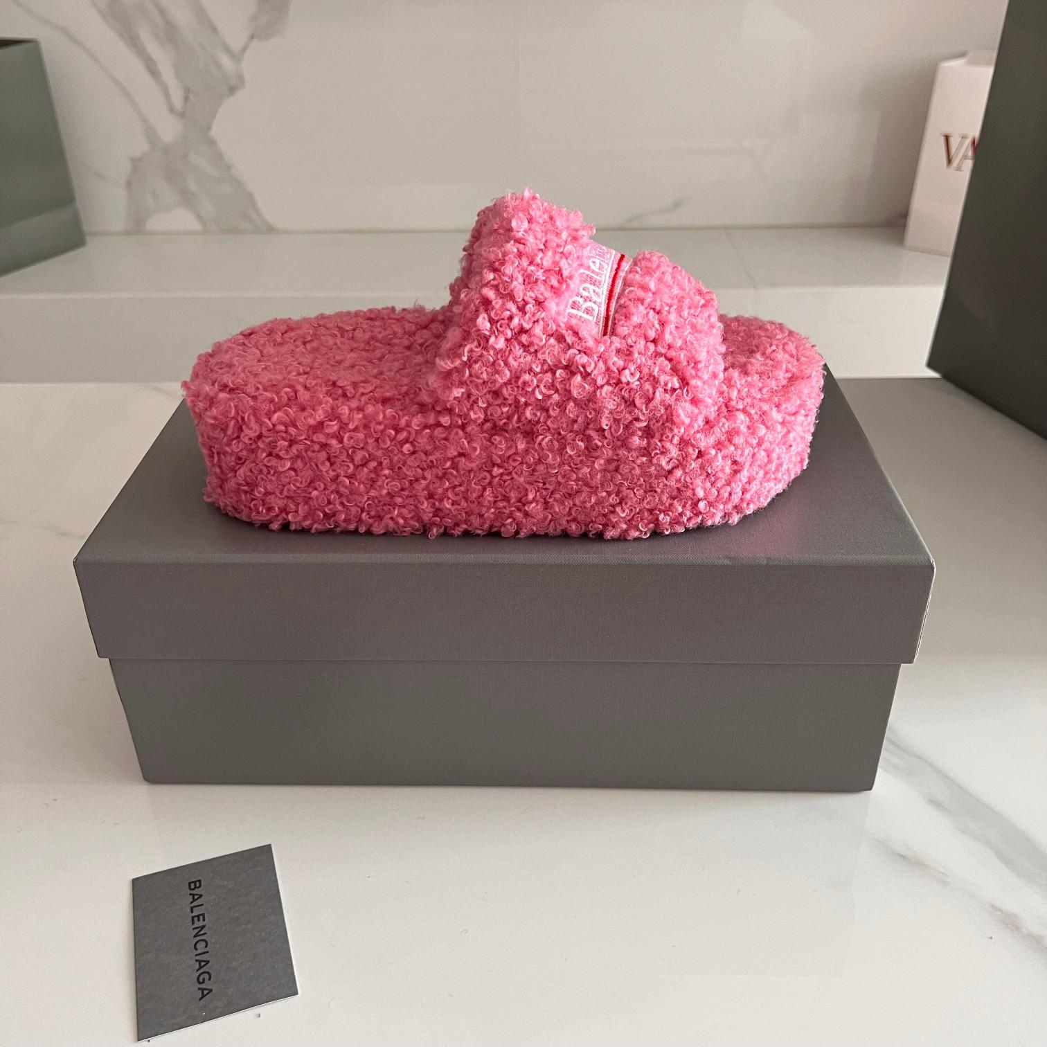 Balenciaga Furry Slide Sandals - EUR FASHION