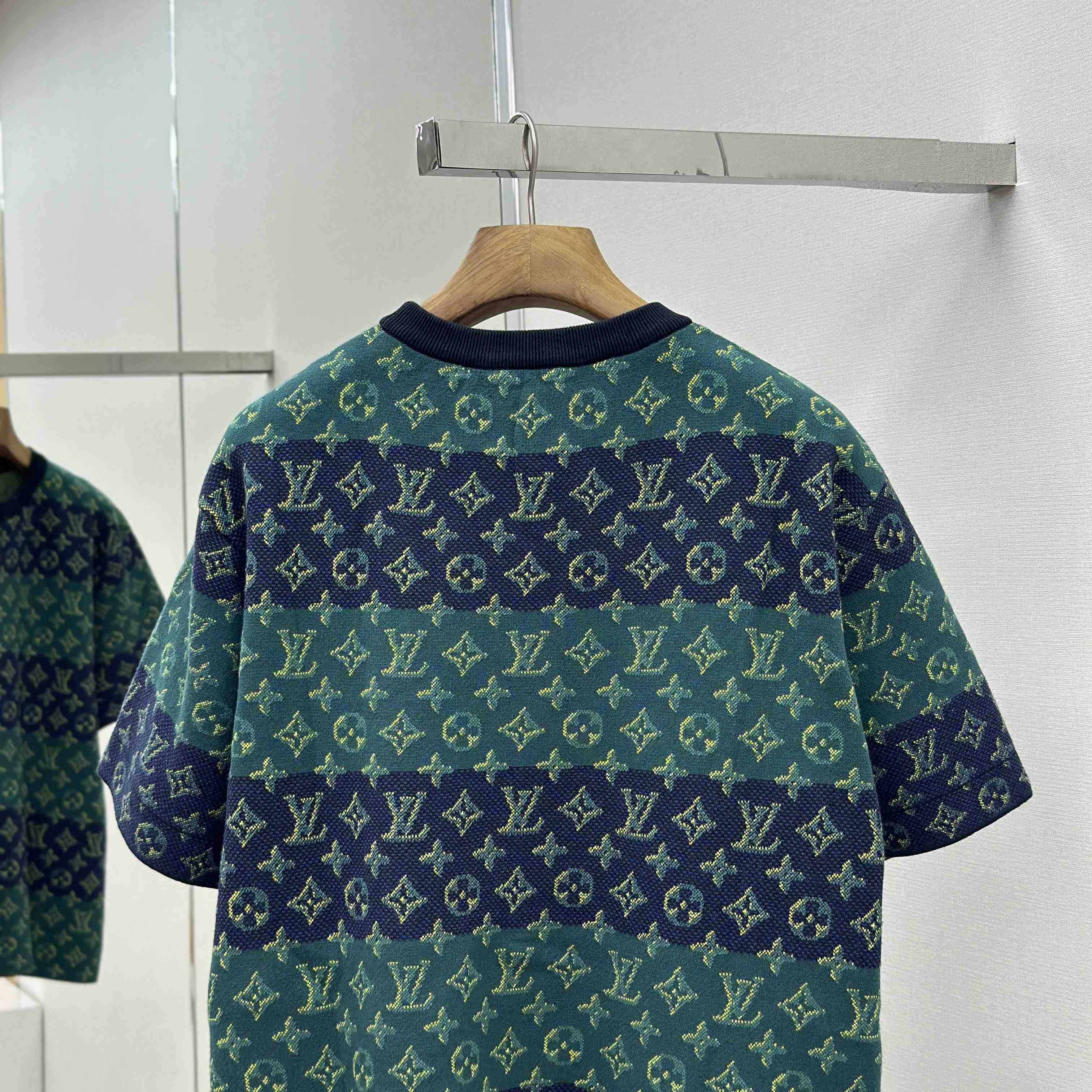 Louis Vuitton Monogram Short-Sleeved Crewneck   1AIJZT - EUR FASHION