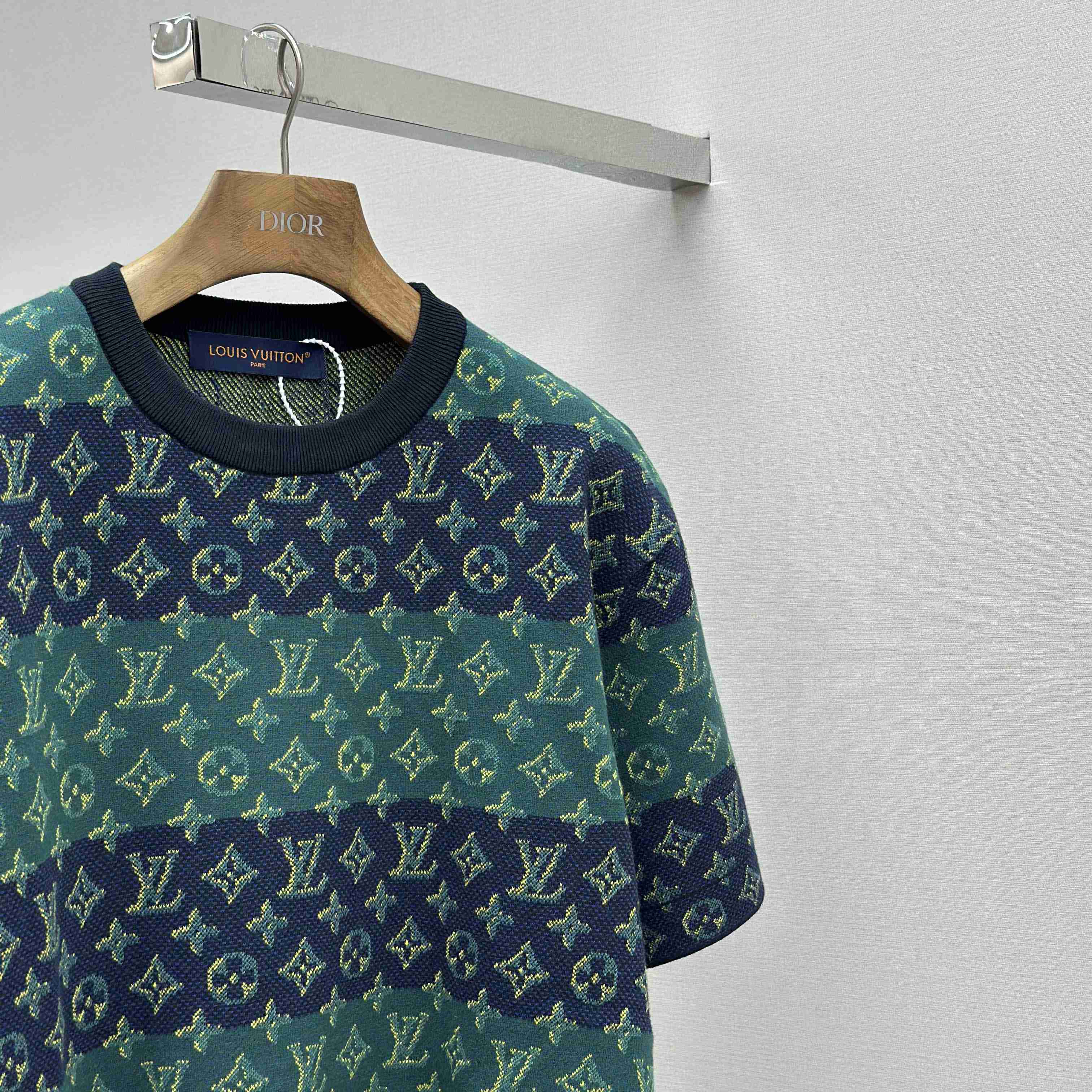 Louis Vuitton Monogram Short-Sleeved Crewneck   1AIJZT - EUR FASHION