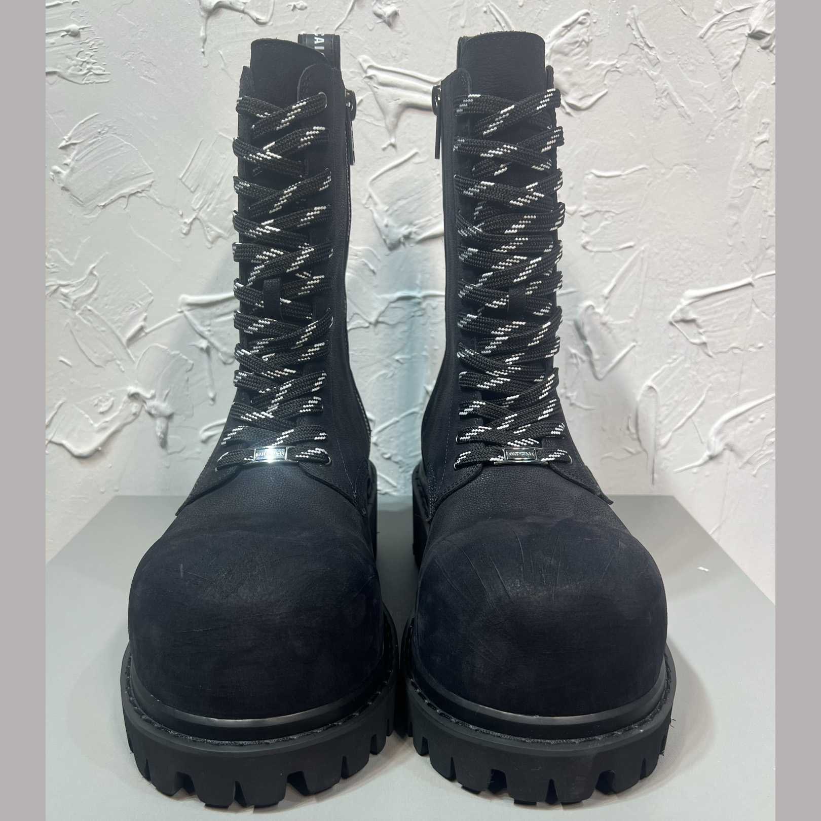Balenciaga Stomper Zipped Bootie In Black - EUR FASHION