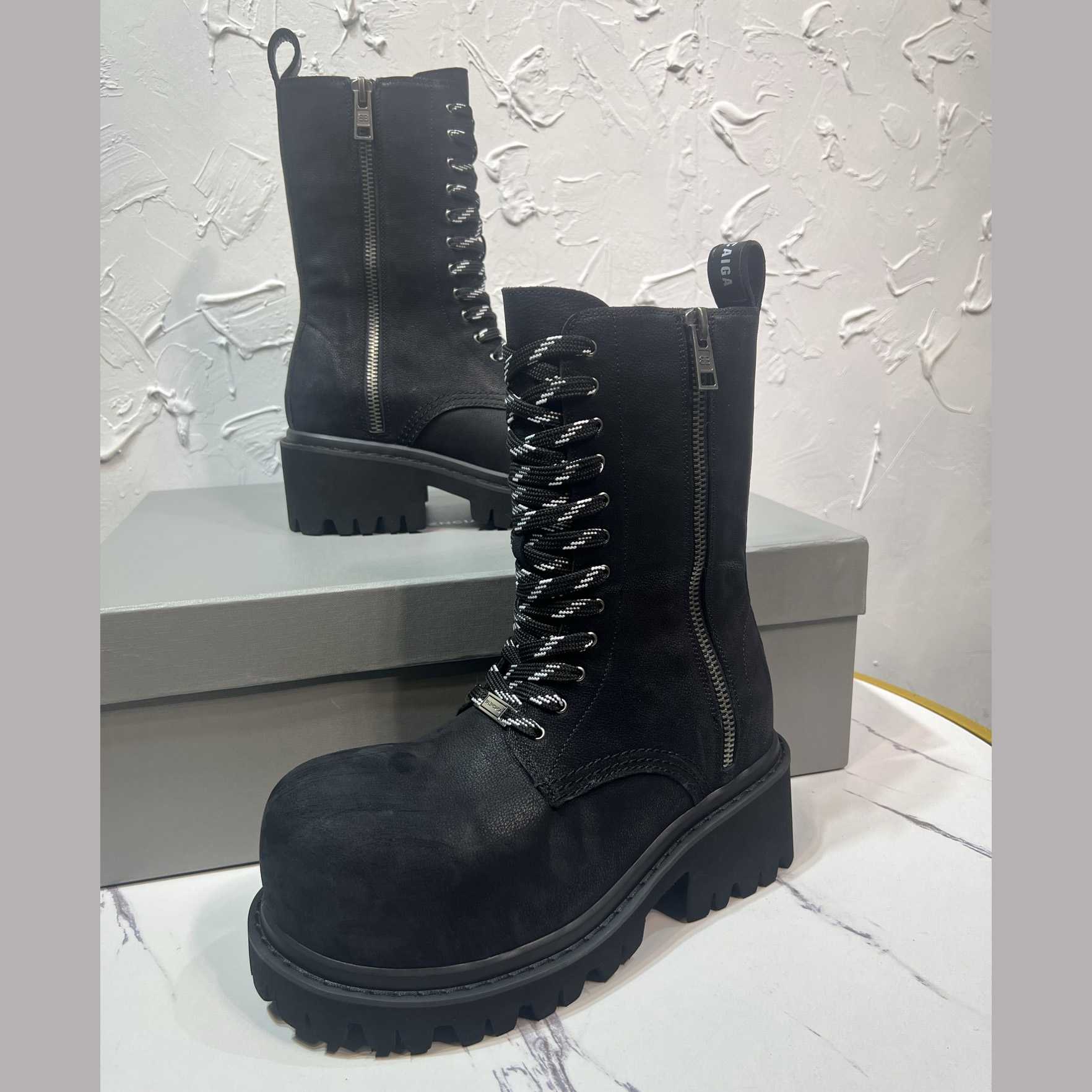 Balenciaga Stomper Zipped Bootie In Black - EUR FASHION