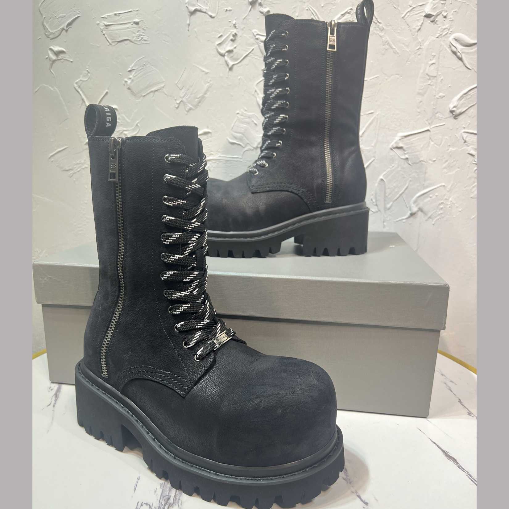 Balenciaga Stomper Zipped Bootie In Black - EUR FASHION