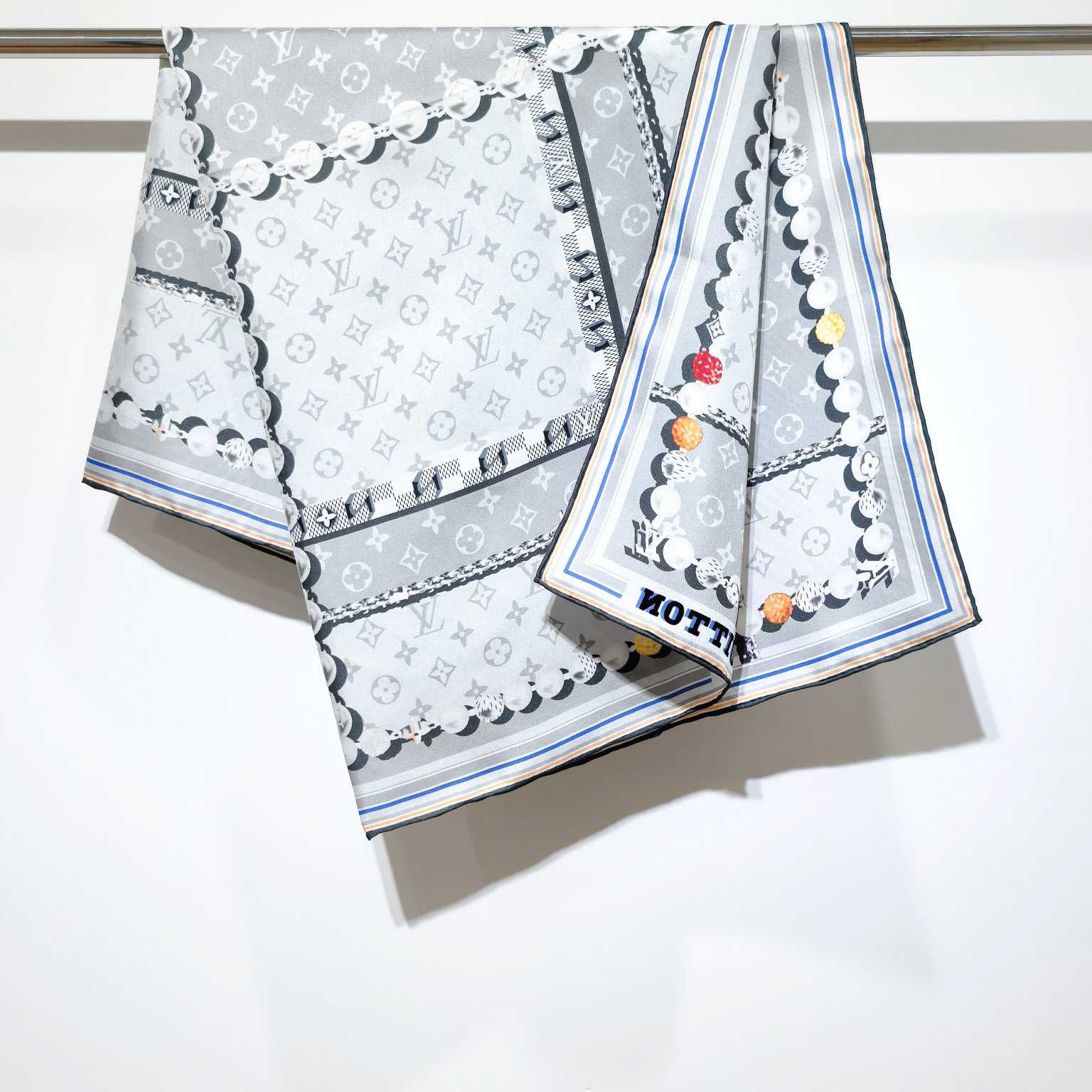 Louis Vuitton Dandy Monogram Silk Square   M94847 - EUR FASHION