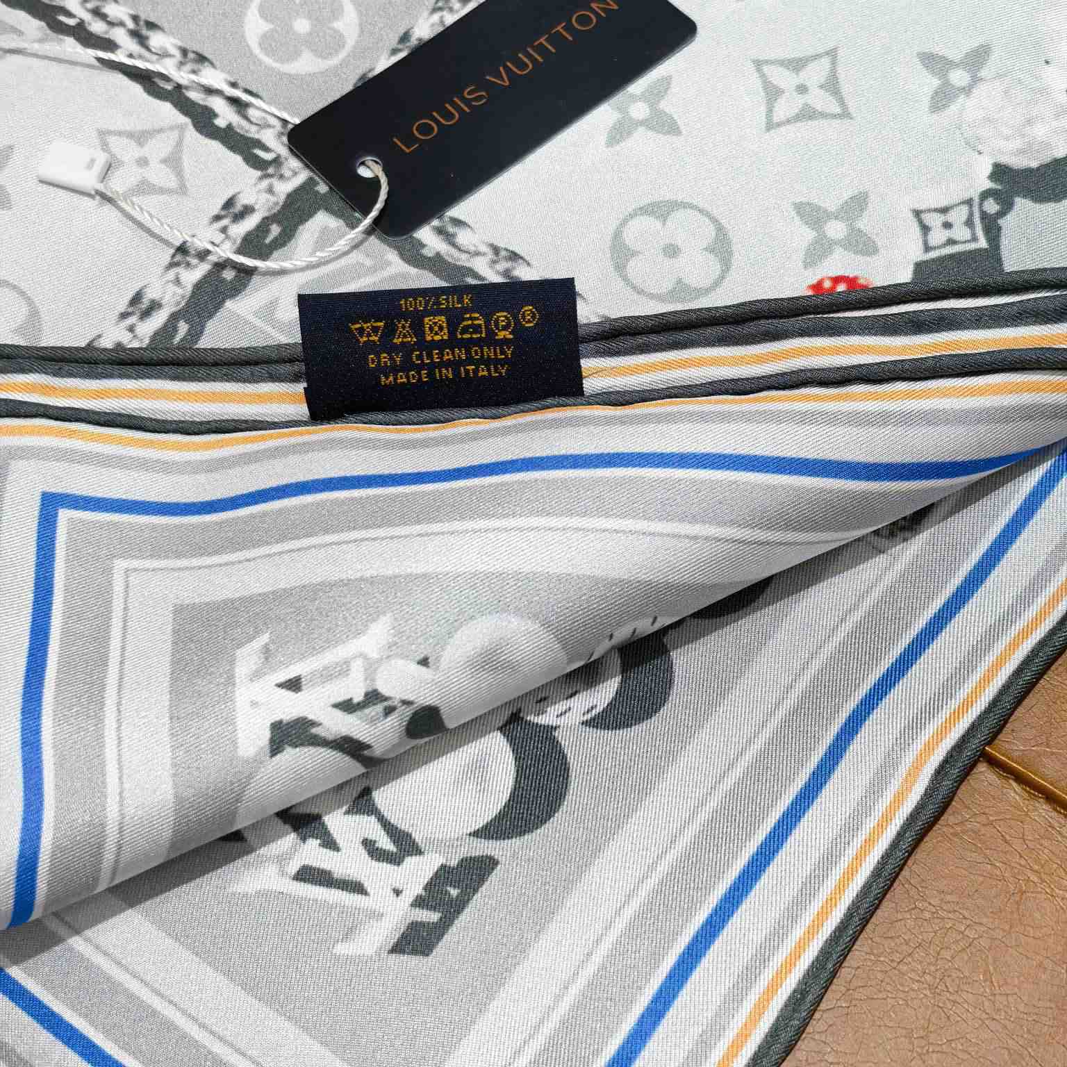 Louis Vuitton Dandy Monogram Silk Square   M94847 - EUR FASHION