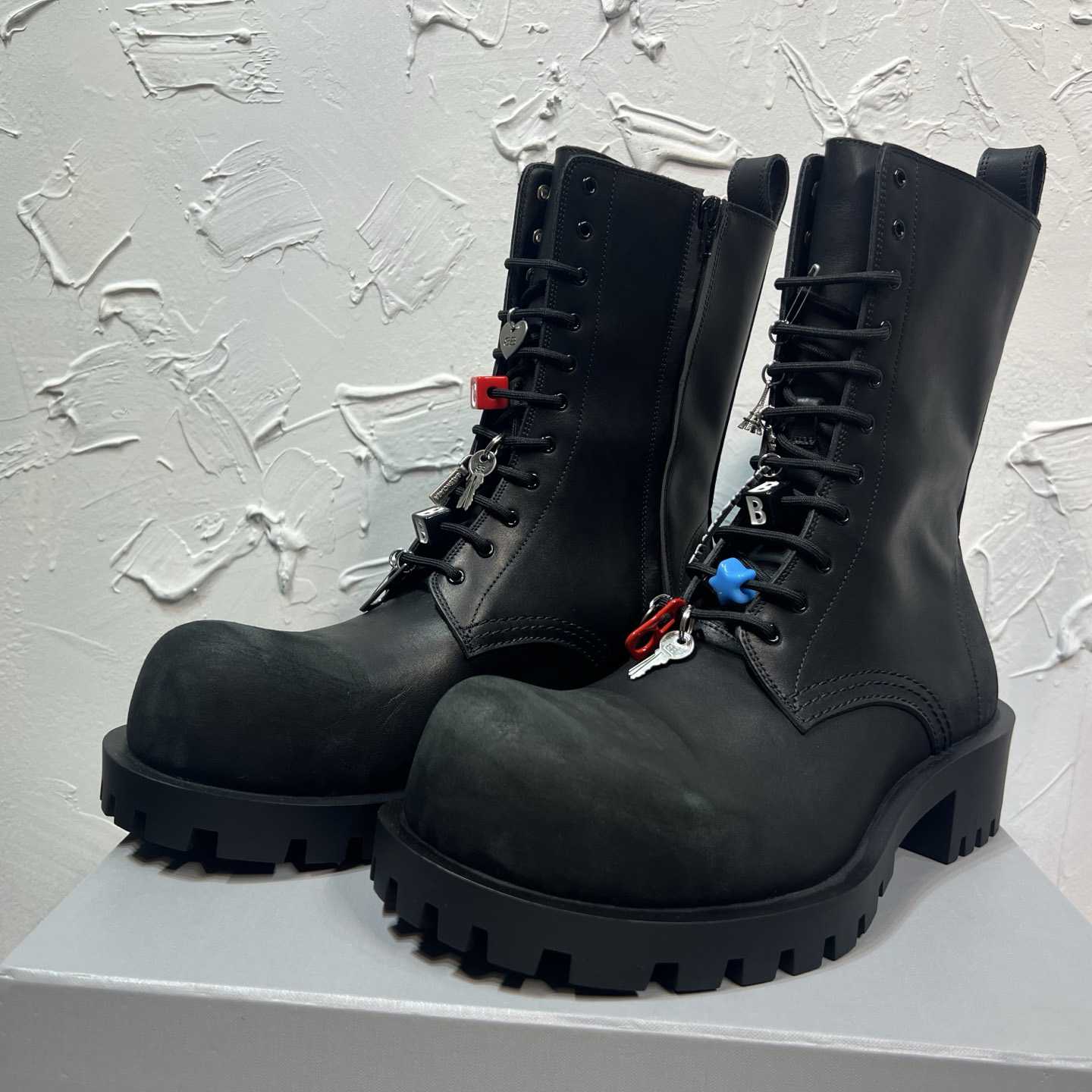 Balenciaga Hummer Lace-Up Bootie In Black - EUR FASHION