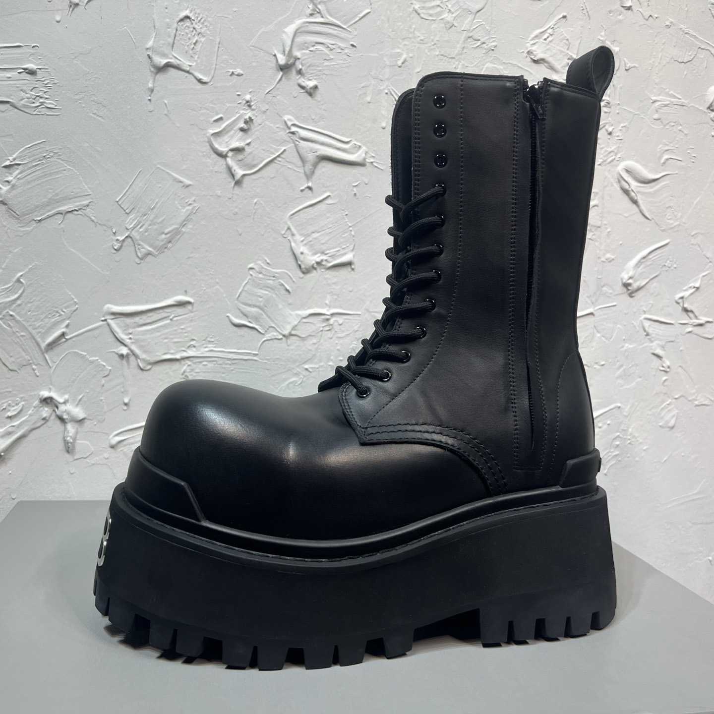 Balenciaga Strike Platform Bootie In Black - EUR FASHION