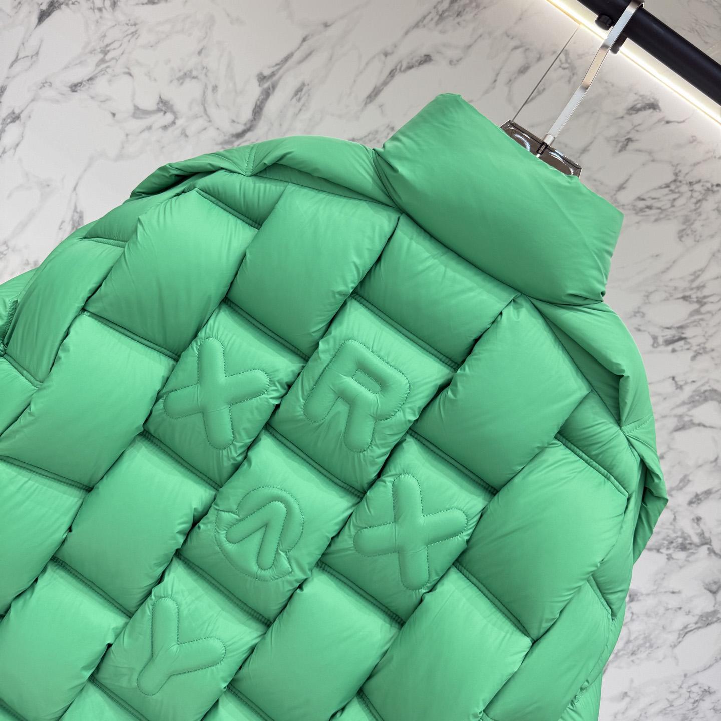 Moncler Short Down Jacket - EUR FASHION