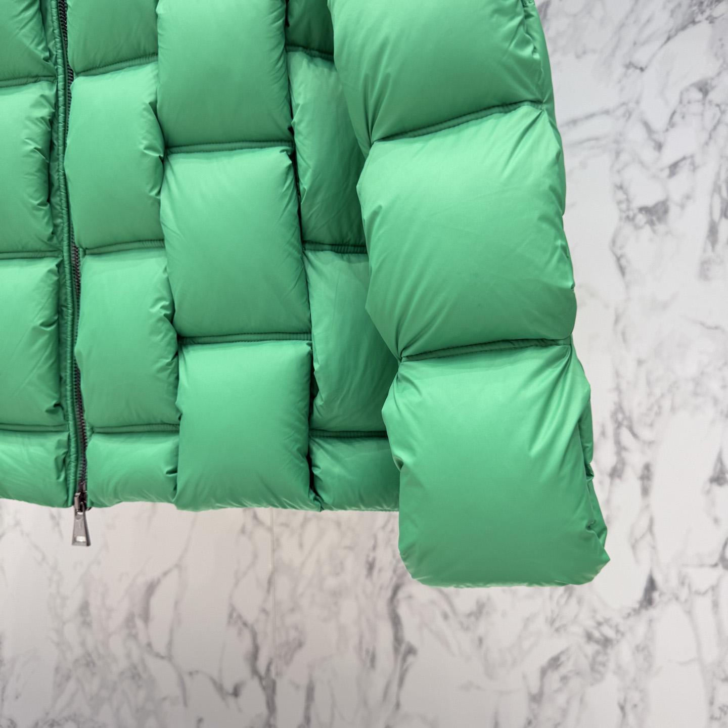 Moncler Short Down Jacket - EUR FASHION