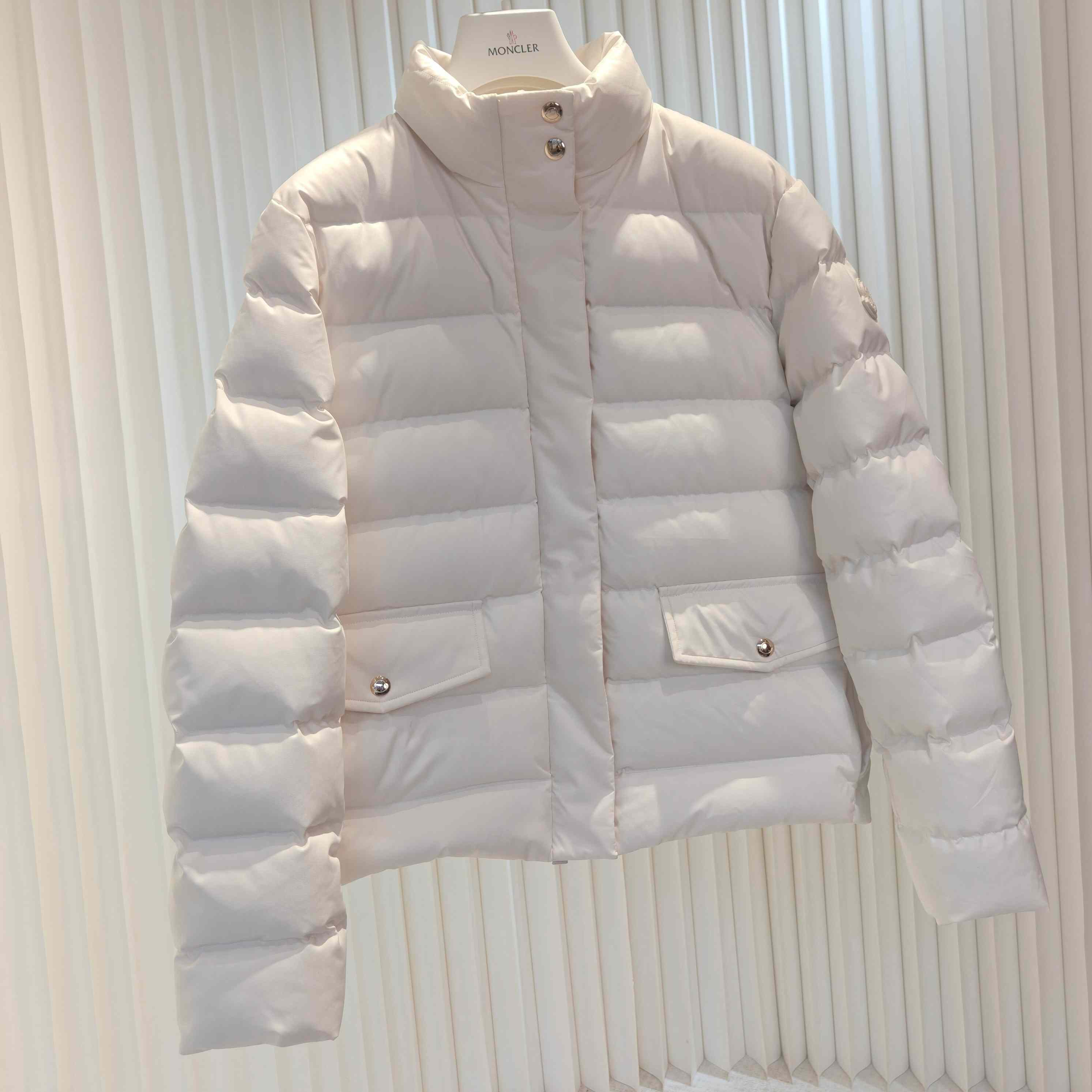 Moncler Bessettes Short Down Jacket - EUR FASHION
