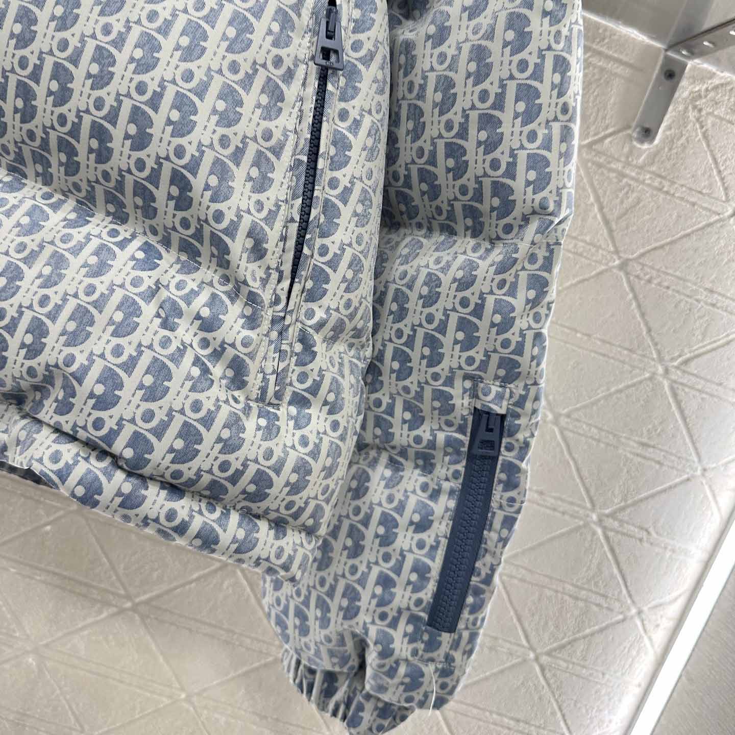 Dior DiorAlps Cropped Puffer Jacket with Hood  - EUR FASHION