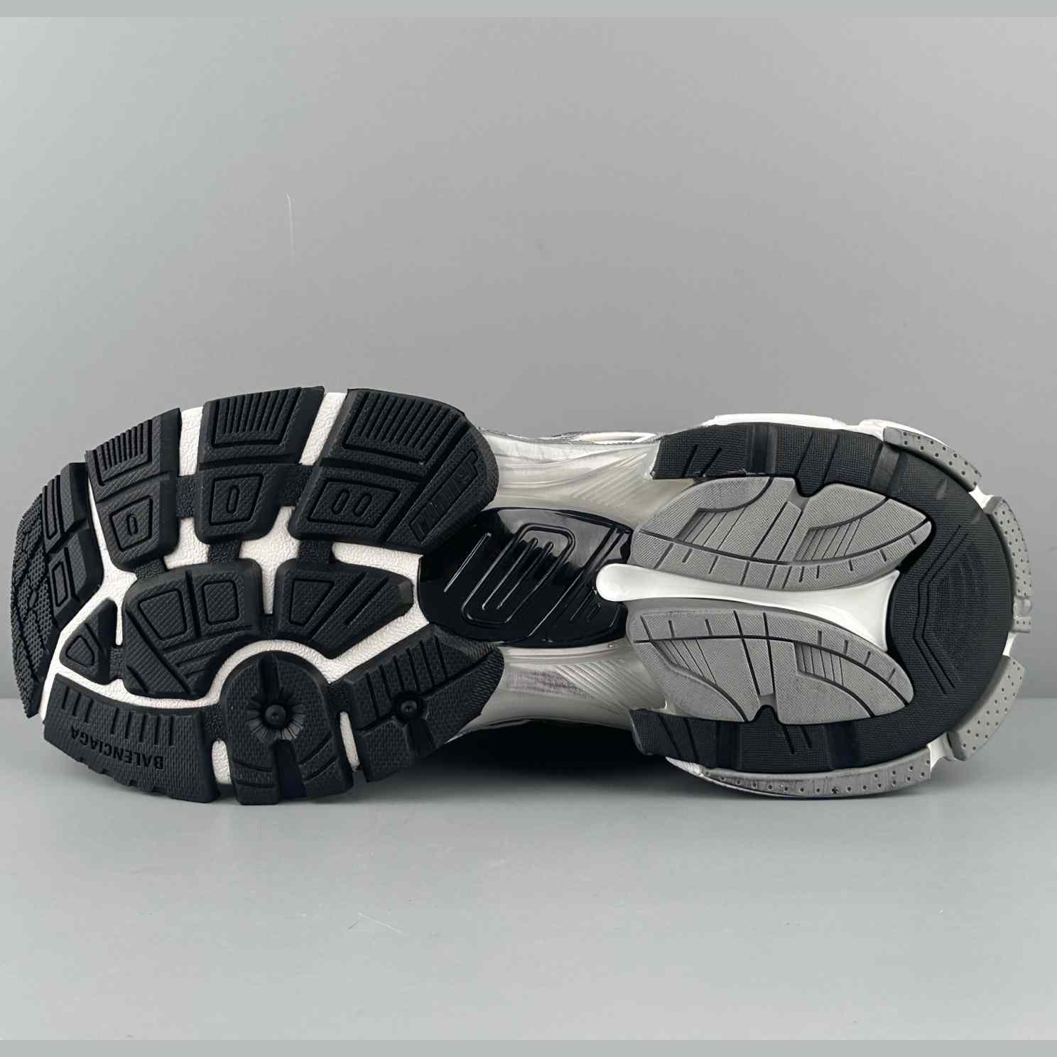 Balenciaga Runner Sneaker In Grey, White And Black - EUR FASHION