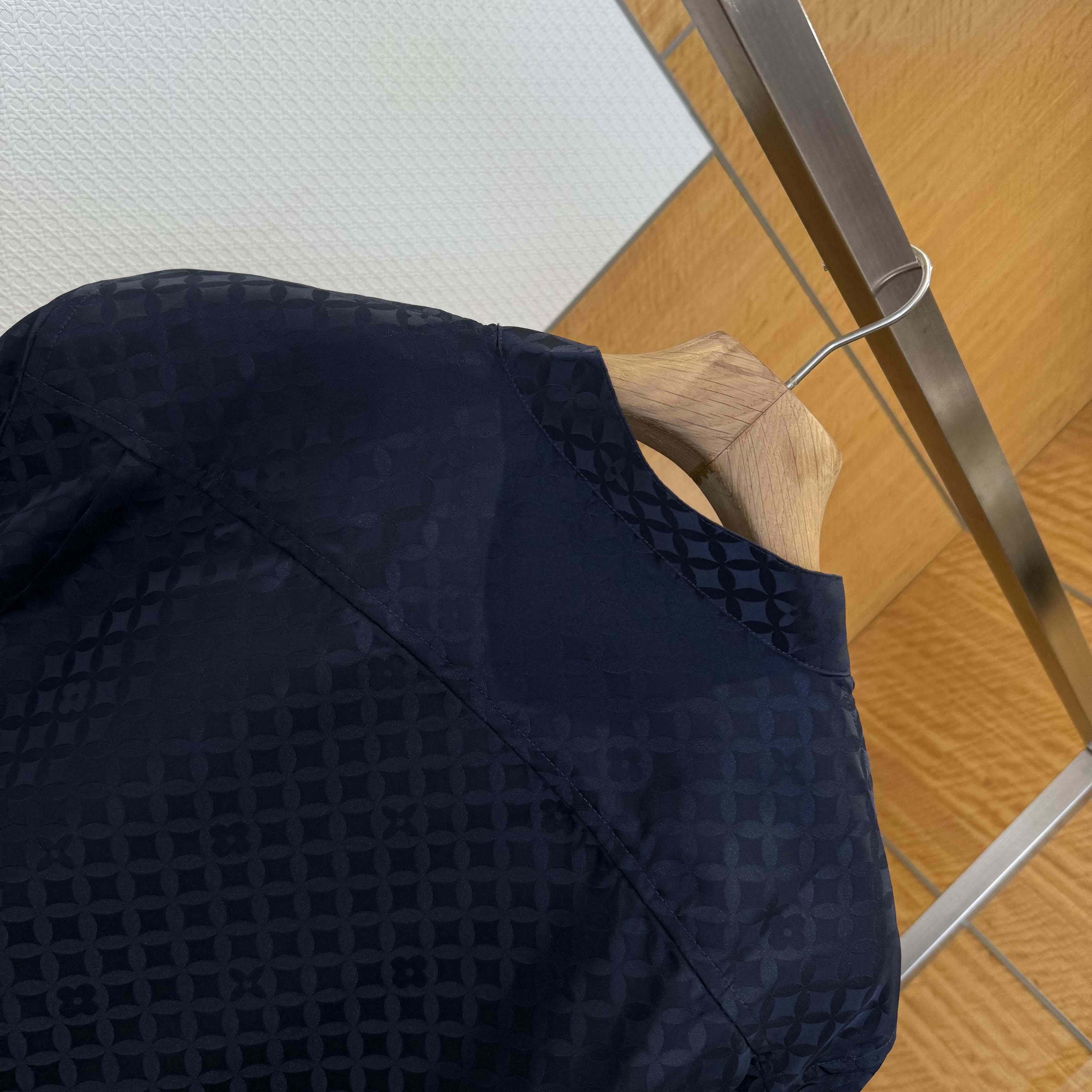 Louis Vuitton Graphic Jacquard Long-Sleeved Kimono Shirt   1AIMGI - EUR FASHION