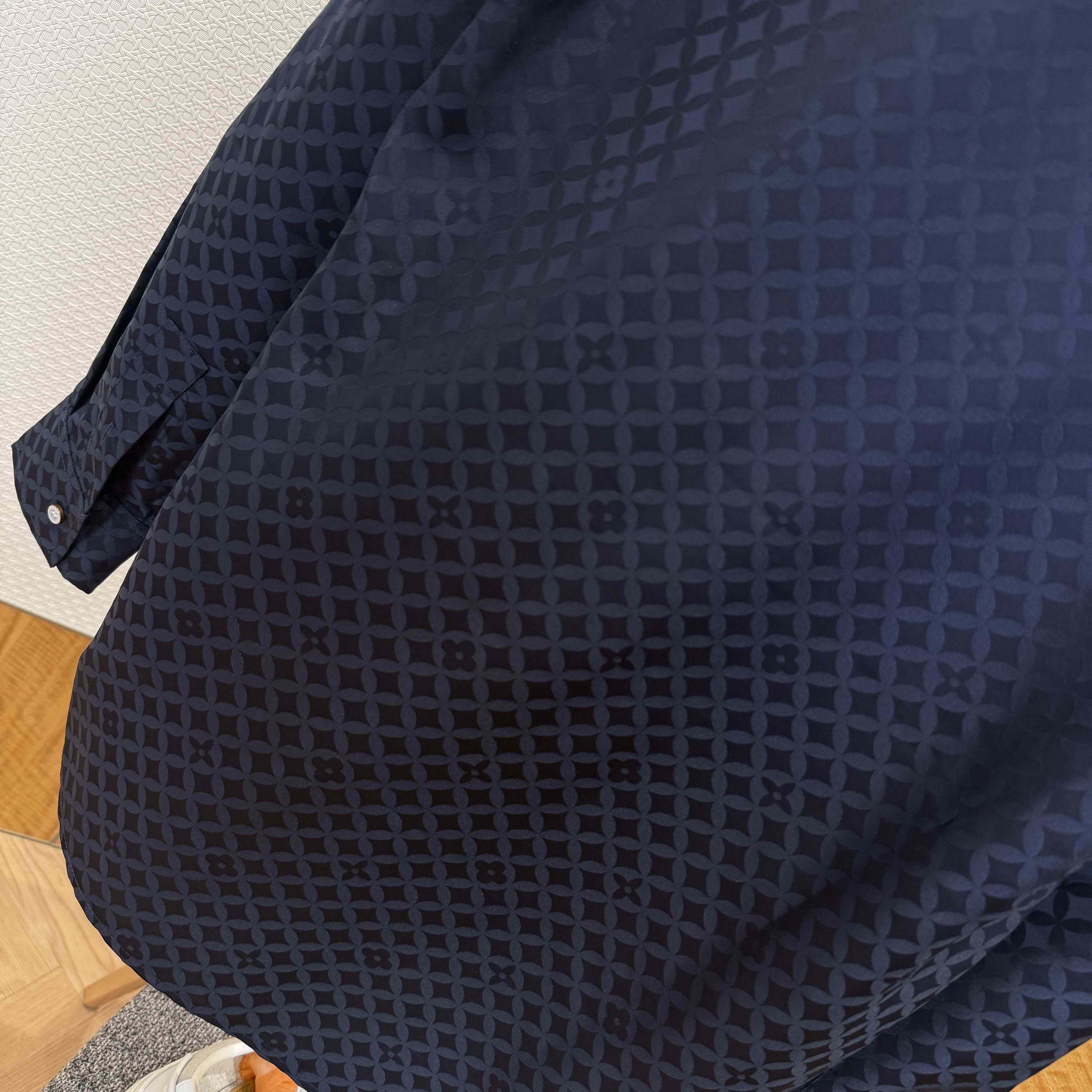 Louis Vuitton Graphic Jacquard Long-Sleeved Kimono Shirt   1AIMGI - EUR FASHION