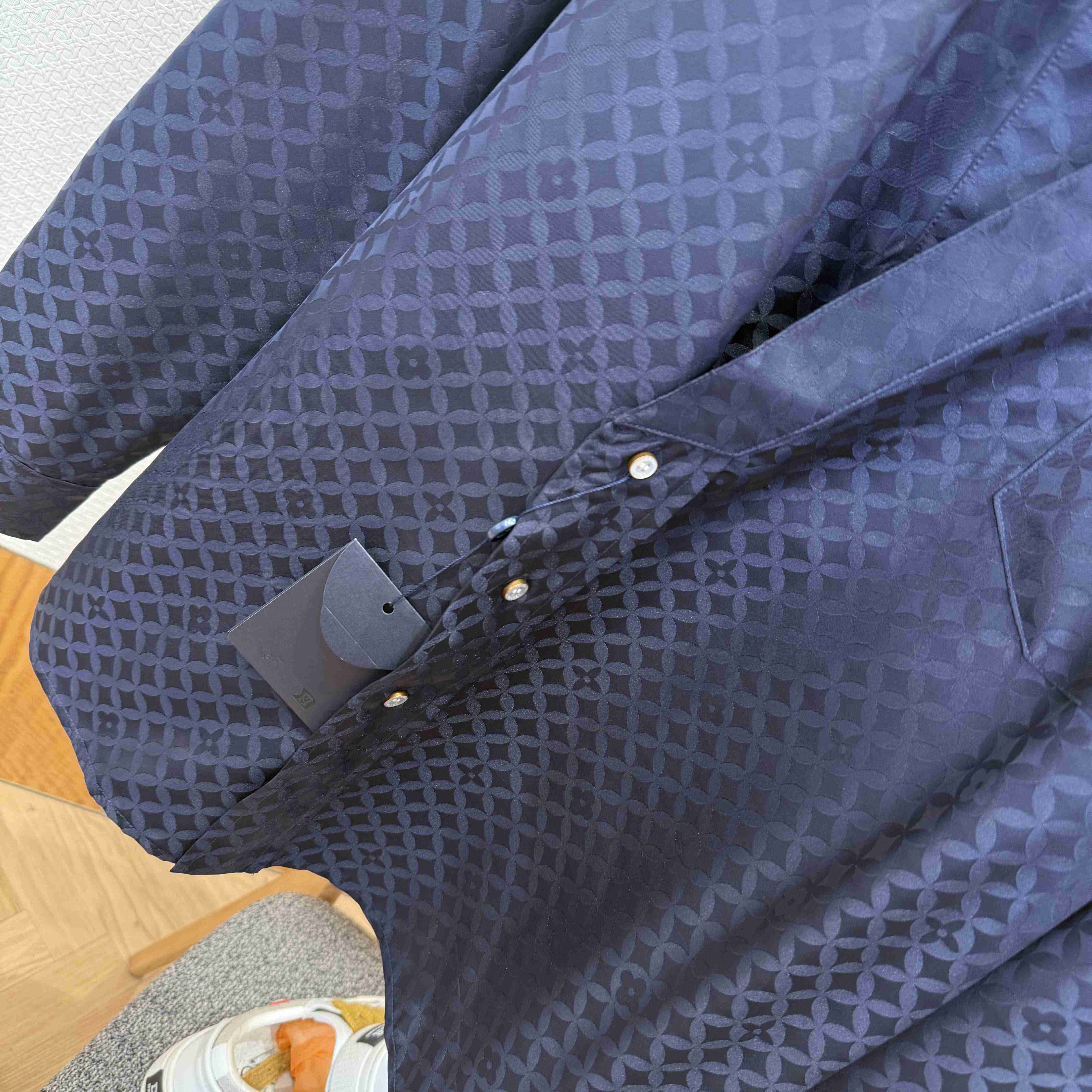 Louis Vuitton Graphic Jacquard Long-Sleeved Kimono Shirt   1AIMGI - EUR FASHION