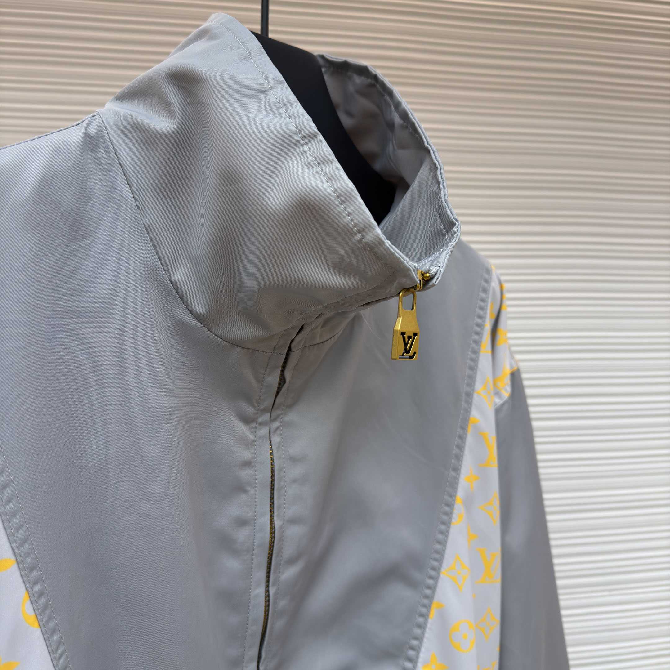 Louis Vuitton Monogram Track Top     1AHV38 - EUR FASHION