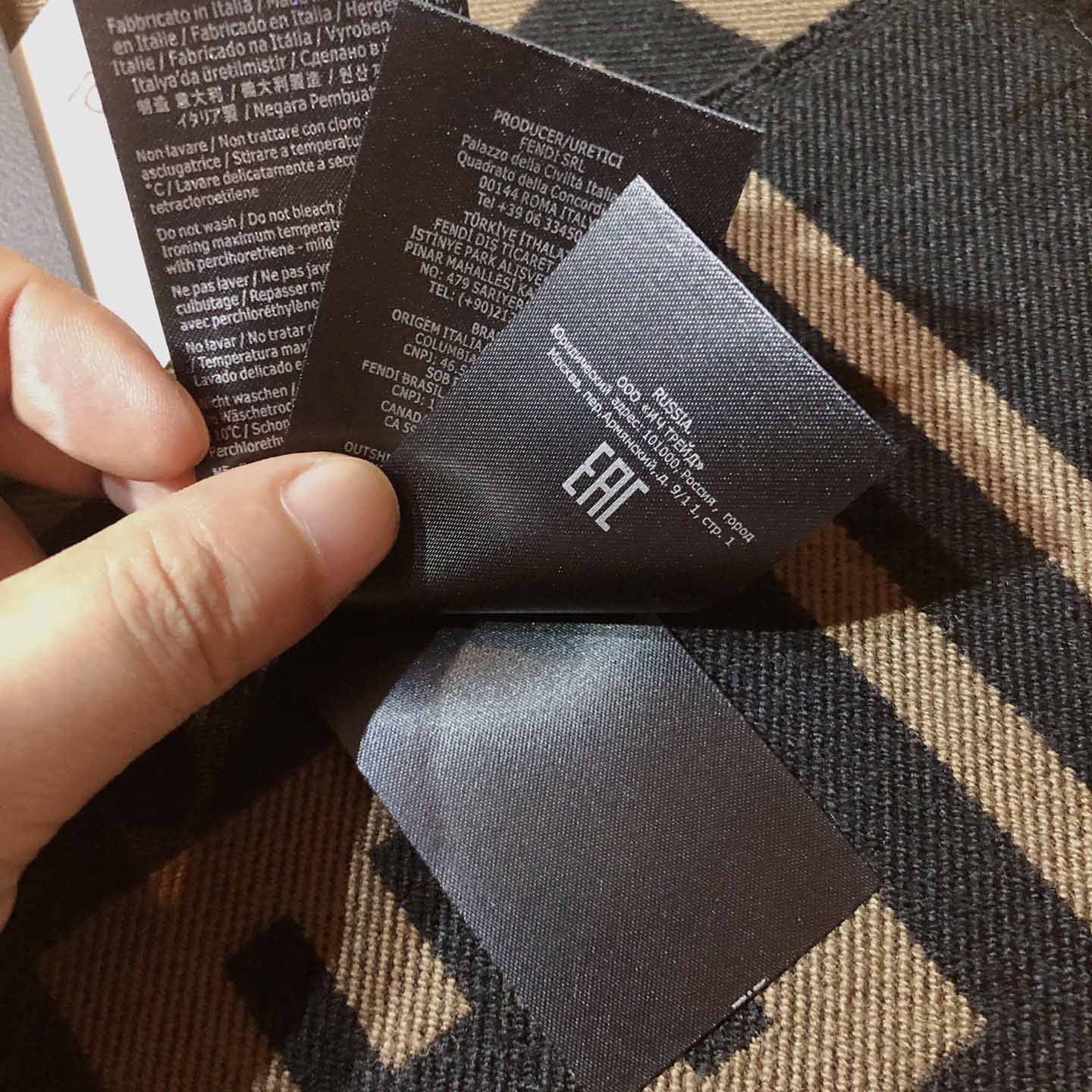 Fendi Scarf Wool Brown - EUR FASHION