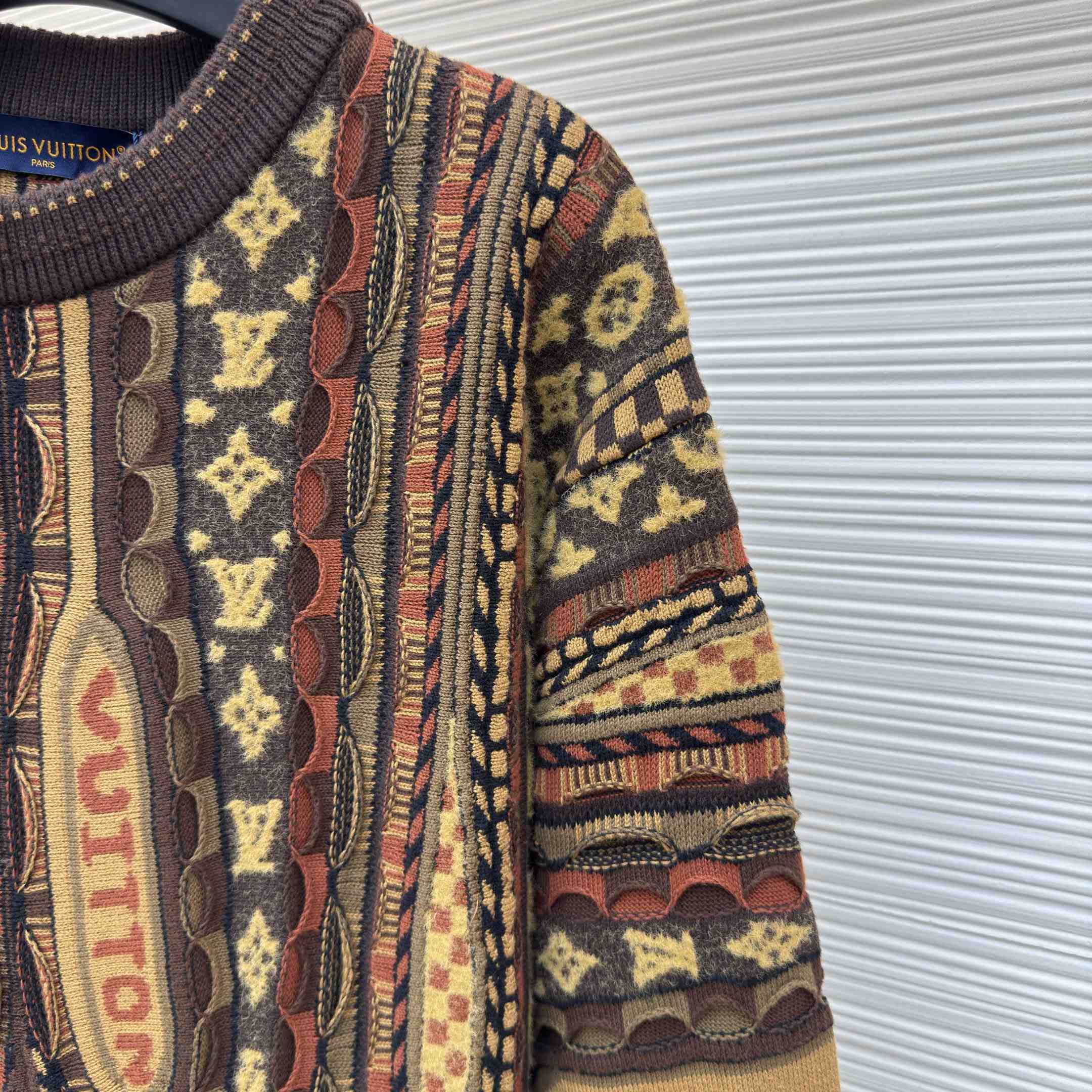 Louis Vuitton Long-Sleeved Crewneck   1AIMBI - EUR FASHION