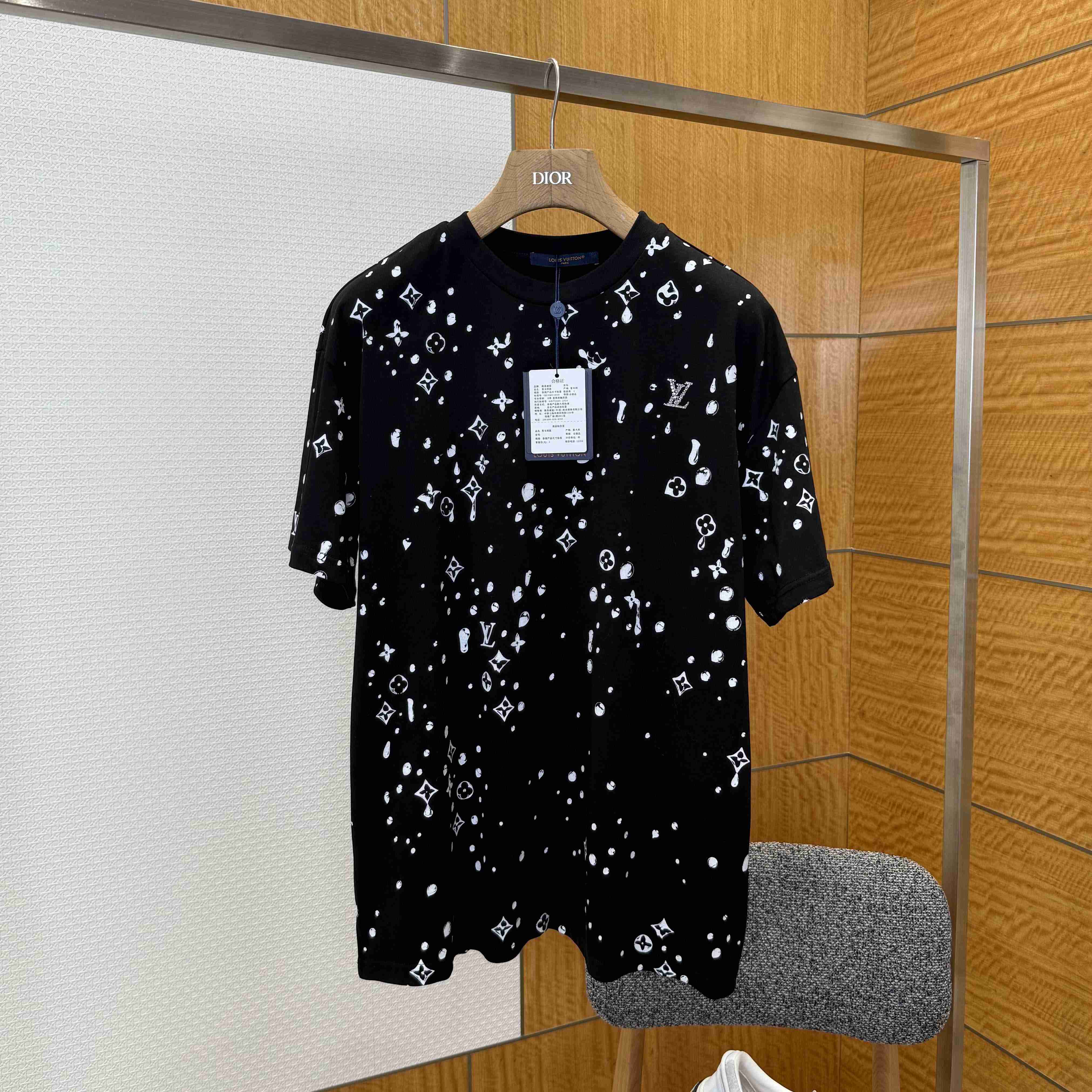 Louis Vuitton Monogram Short-Sleeved T-Shirt   1AJCBF - EUR FASHION