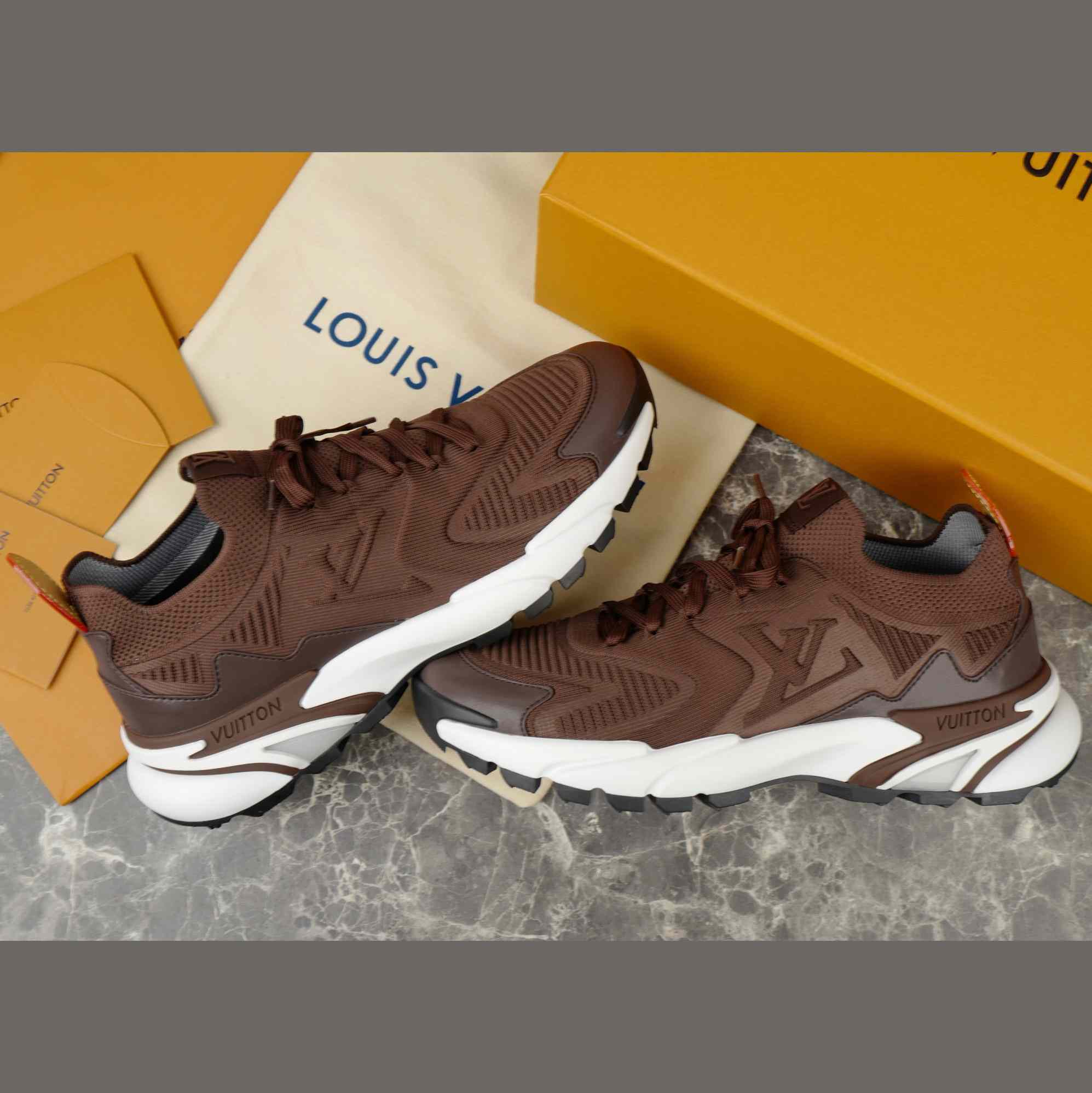 Louis Vuitton LV Runner Tatic Sneaker   1AIWVN - EUR FASHION